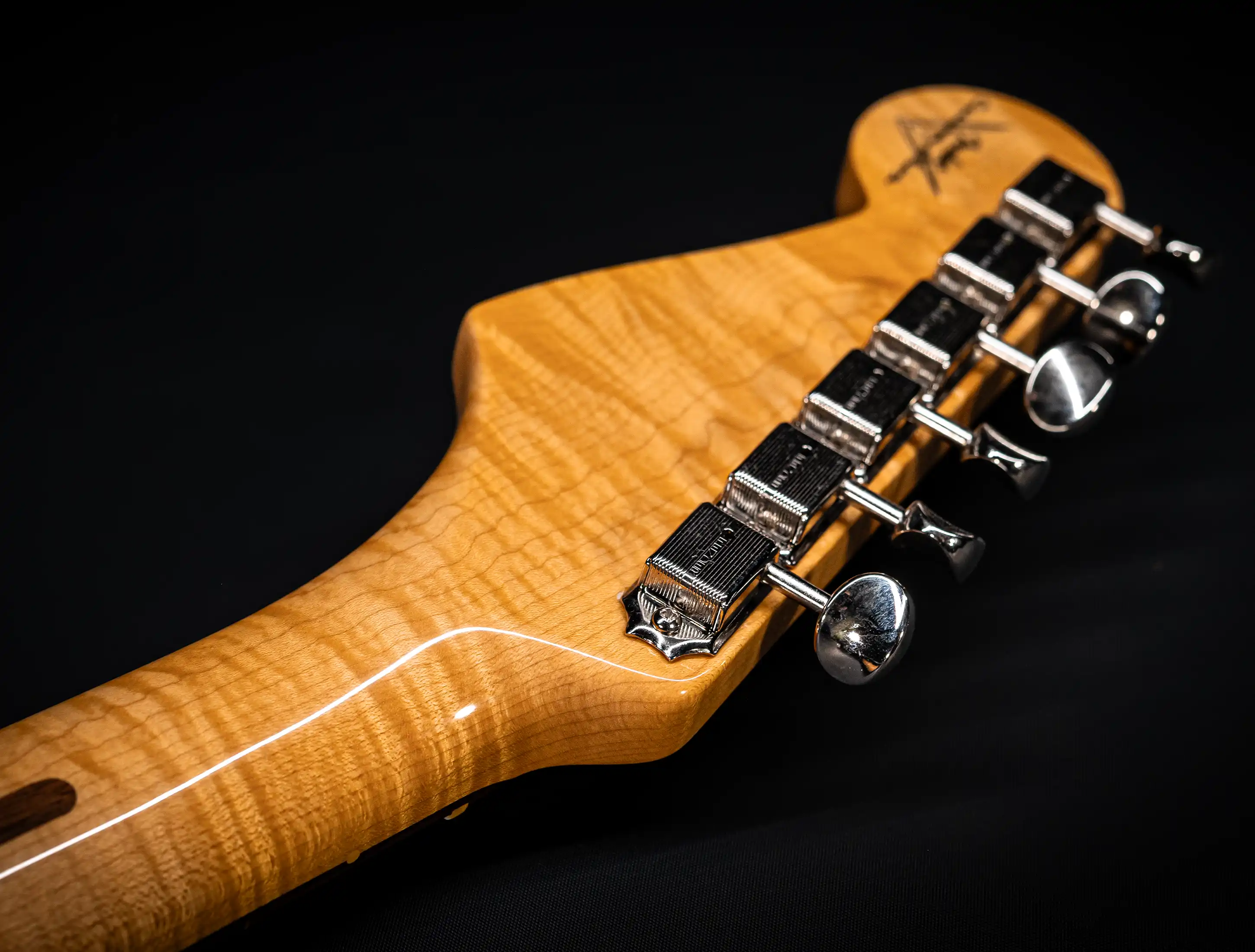 a154625 Fender-MBD-Limited-60s-STARS-Stratocaster-NOS-flame-Neck-Sunburst