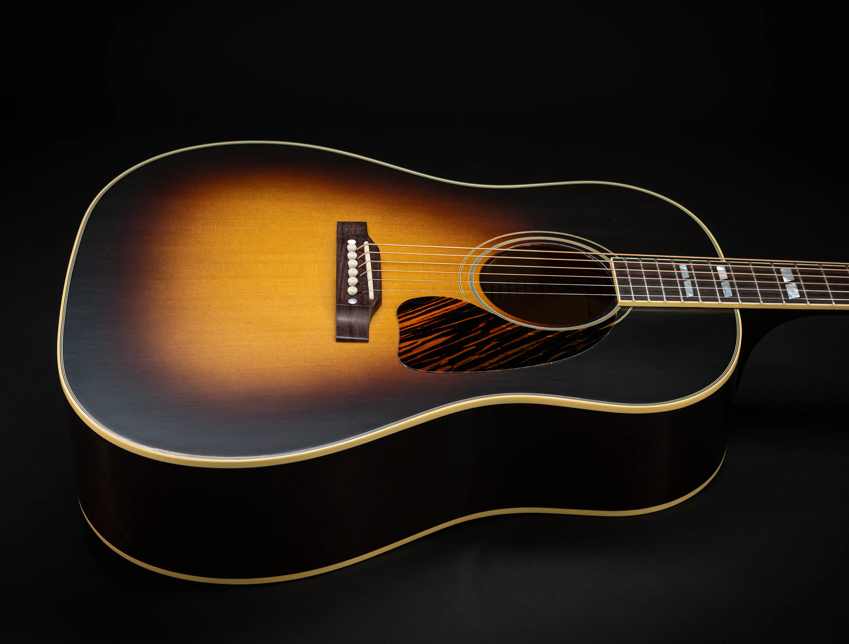 Show gallery (33 images) a174859-Gibson-Southern-Jumbo-EARLY-40s-Golden-Era-Custom-Shop-Adirondack-Vintage-Sunburst-