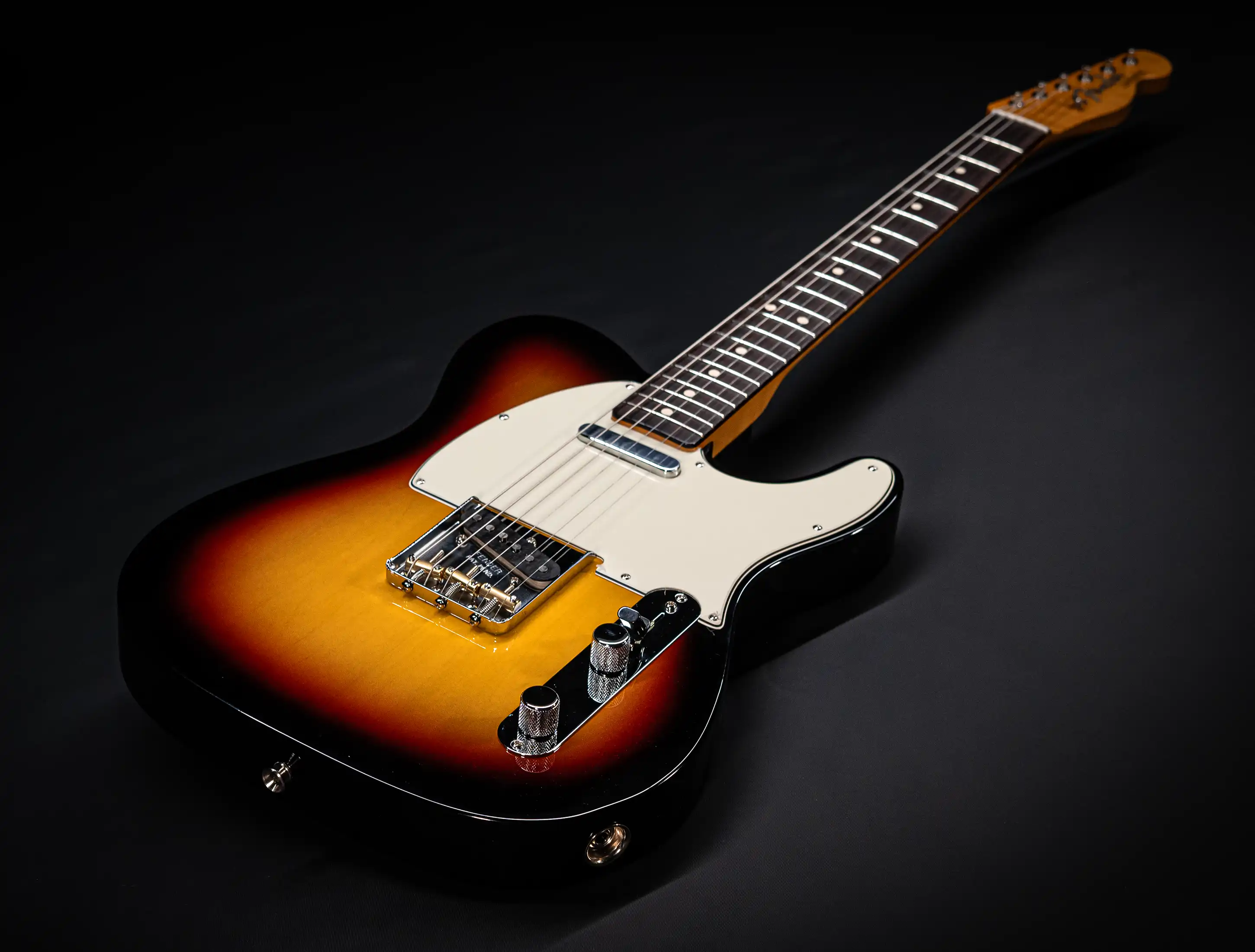 a154581 Fender-MBD-Limited-1963-Telecaster-Timeless-NOS-flame-Neck-Sunburst