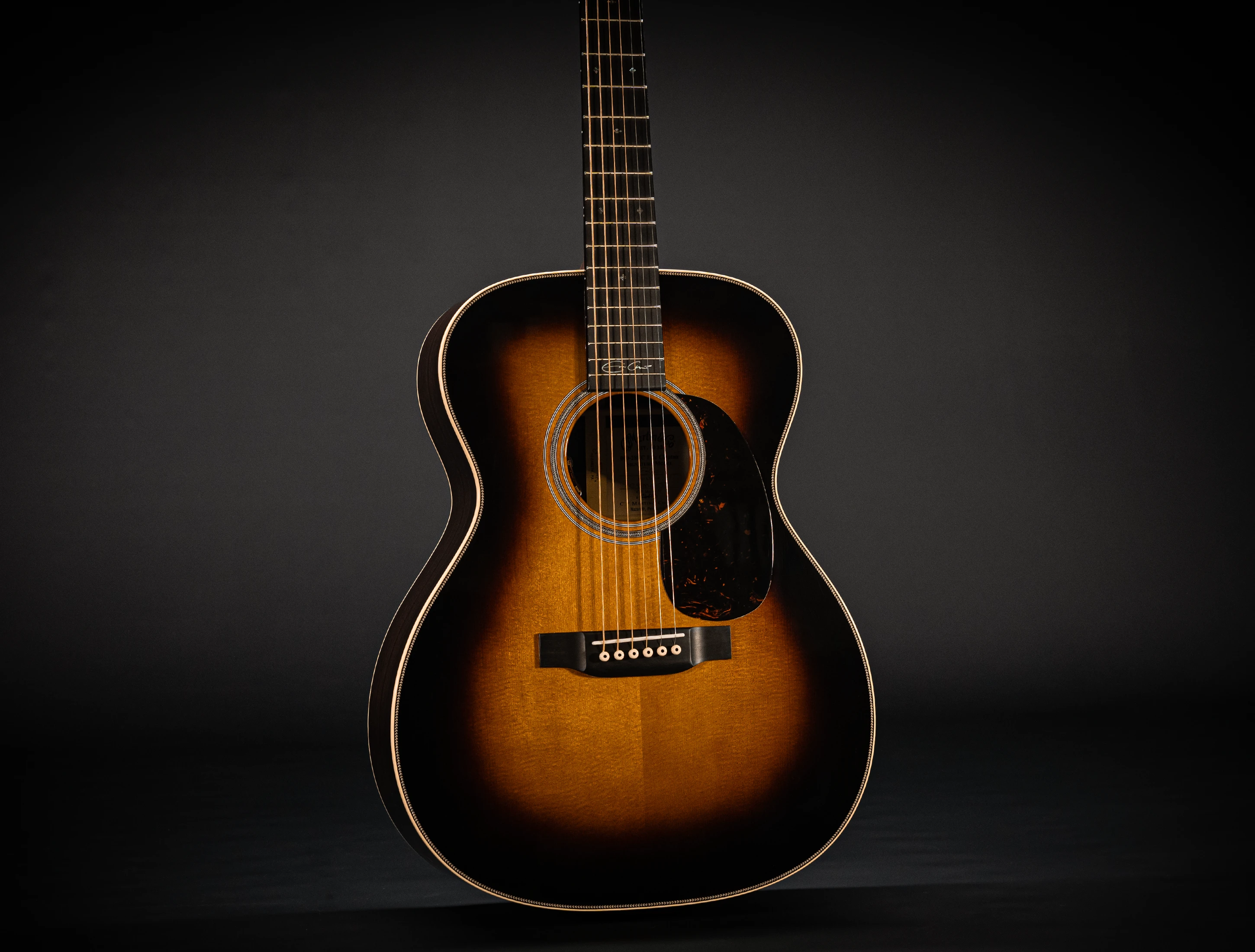 Galerie anzeigen (24 Bilder) a172418 Martin 000-28EC E LRB Eric Clapton - LR Baggs VTC Musikhaus-Hermann