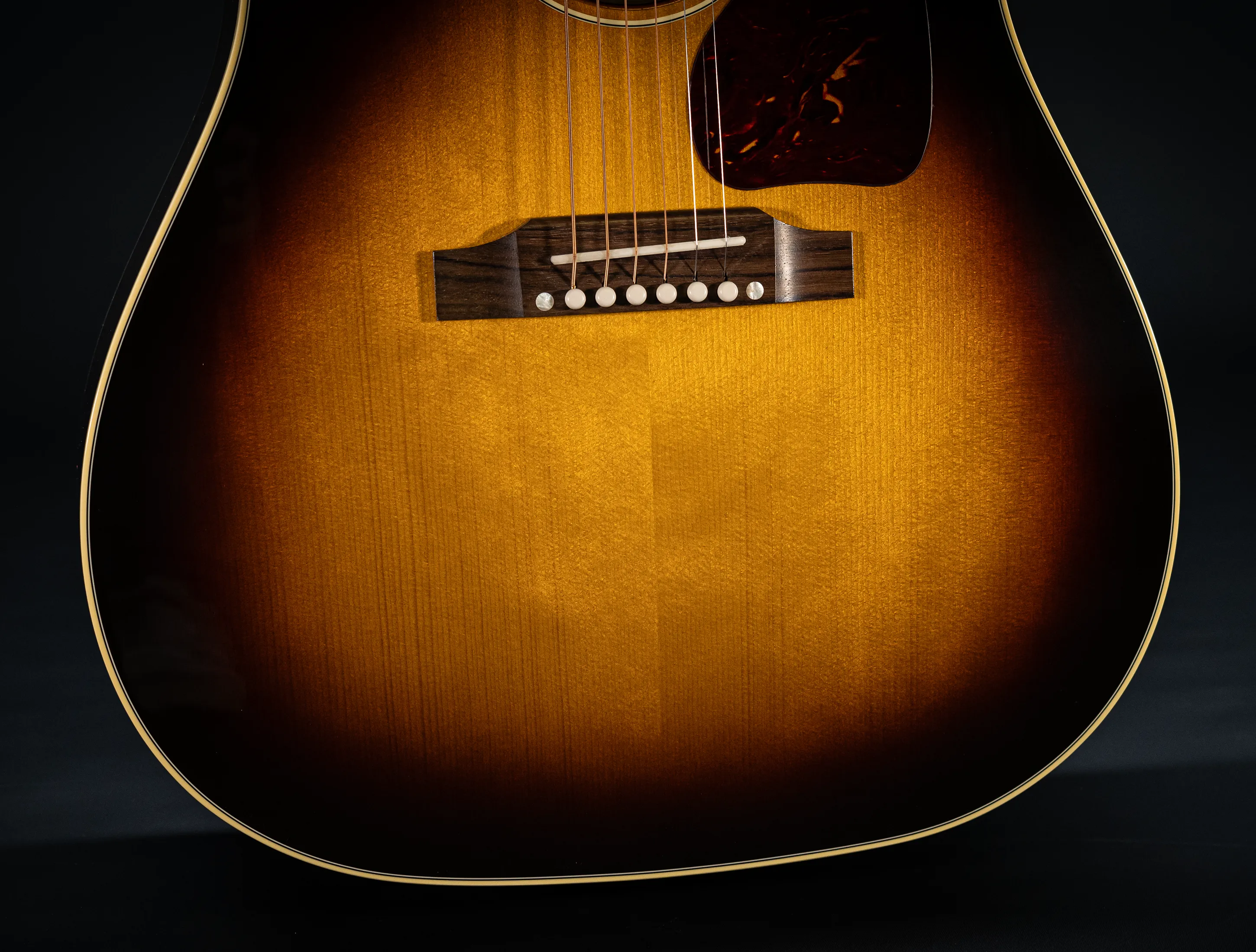 Galerie anzeigen (33 Bilder) a174918-Gibson-J-45-EARLY-50`s-Golden-Era-Custom-Shop-Adirondack-Vintage-Sunburst-