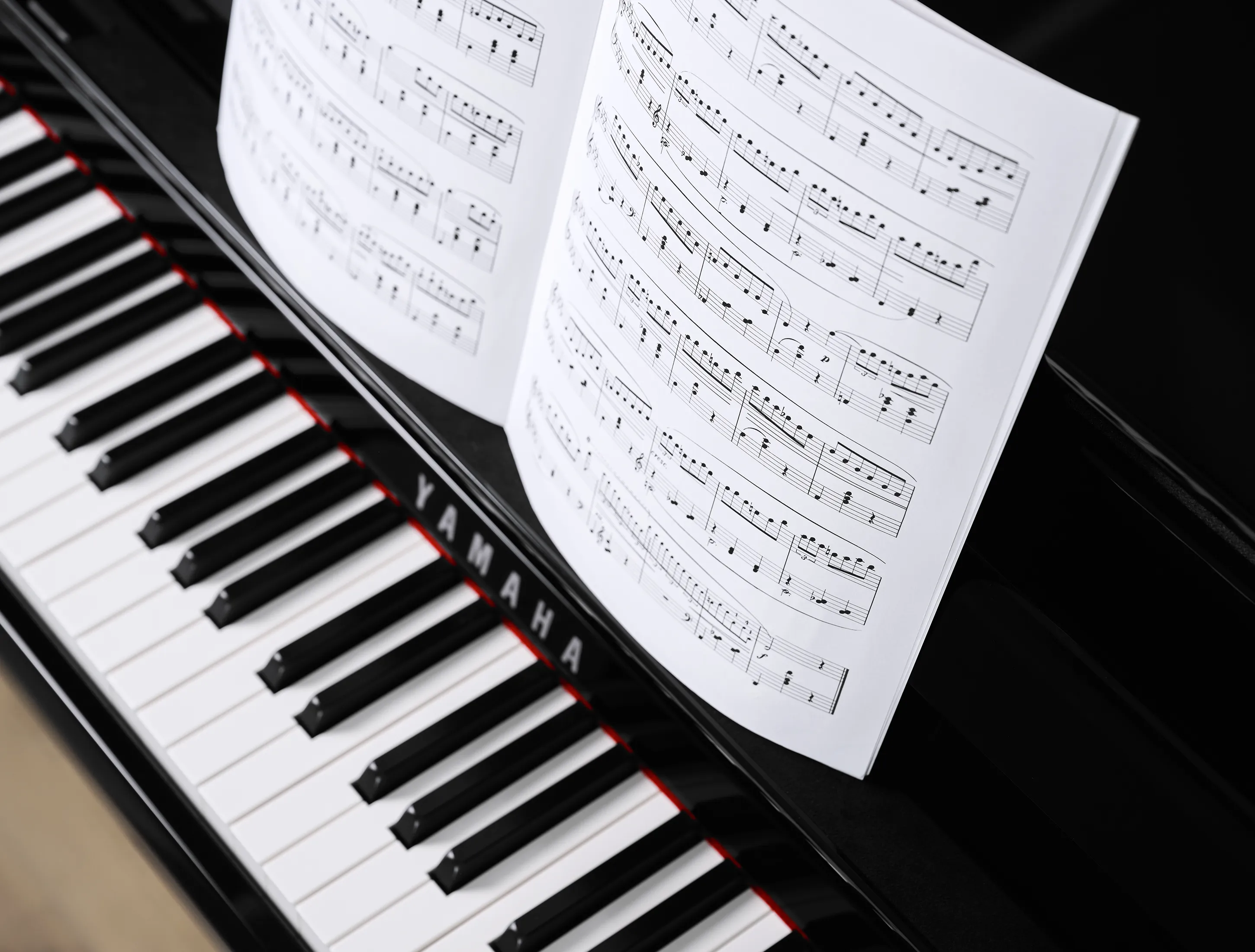 Yamaha CLP-885 PE Clavinova bei Musikhaus Hermann kaufen