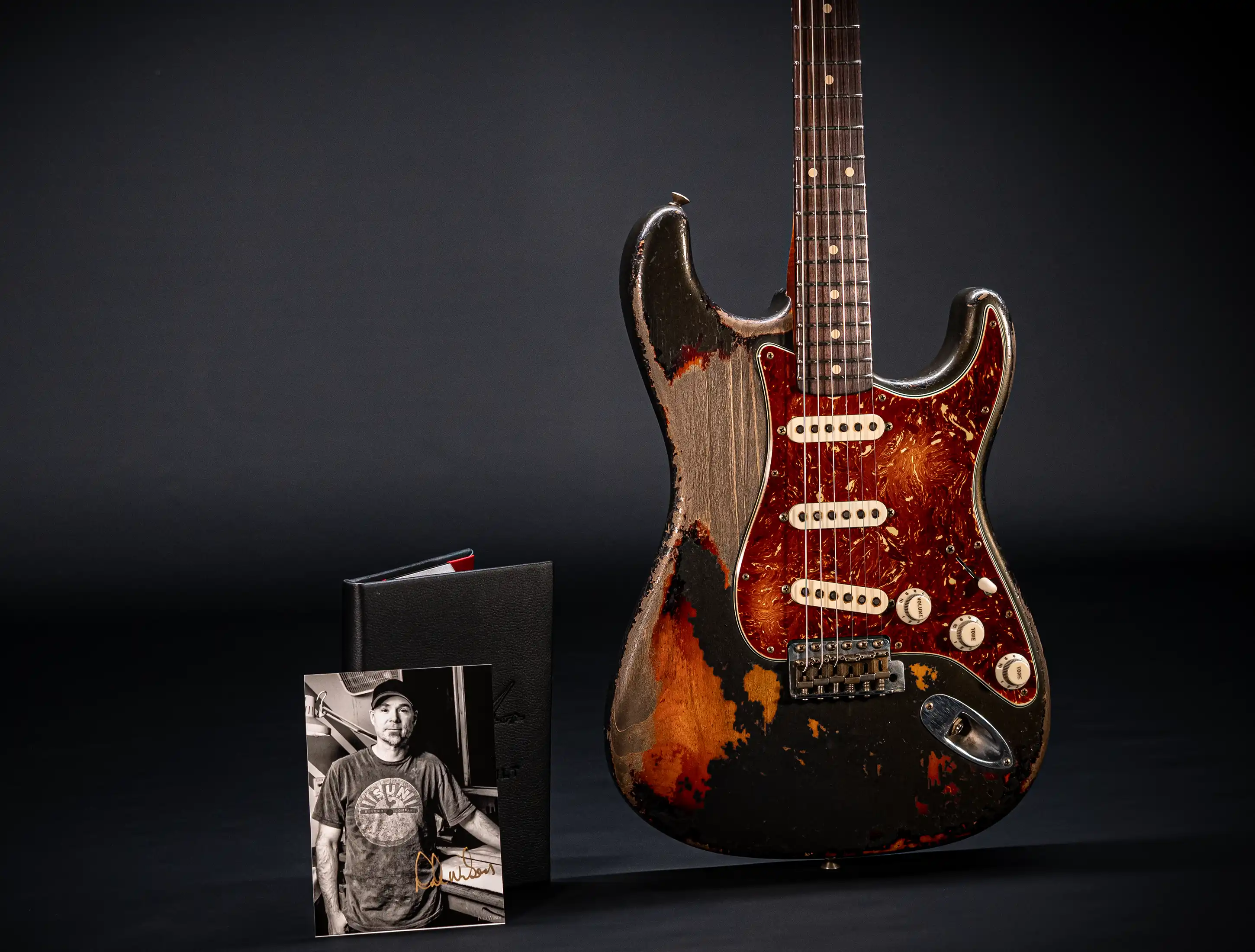 Fender Masterbuilt Dale Wilson 1960 Stratocaster Heavy Relic - Charcoal Frost Metallic over Sunburst