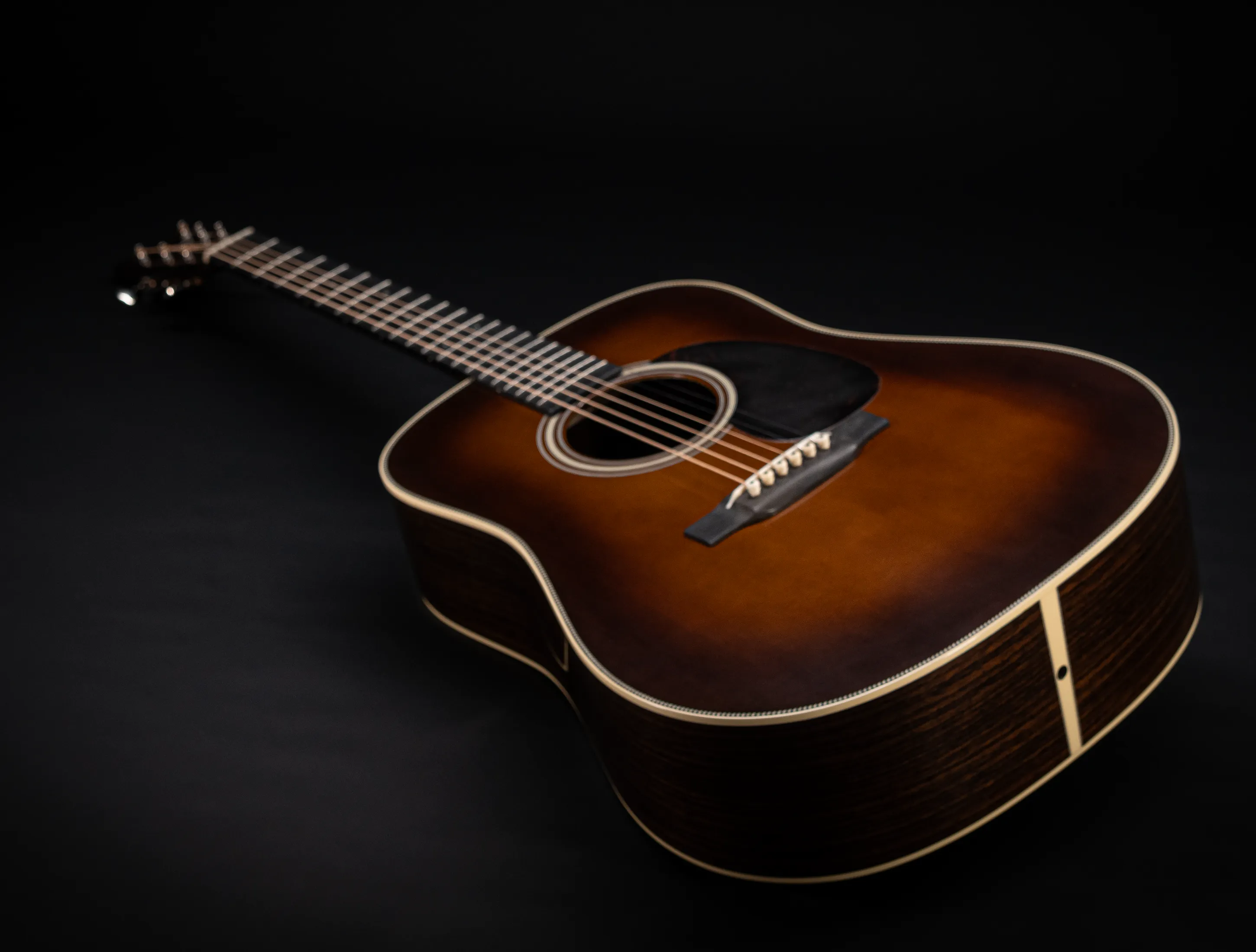 Martin Custom Shop Expert D-28 Authentic 1937 - Ambertone Burst