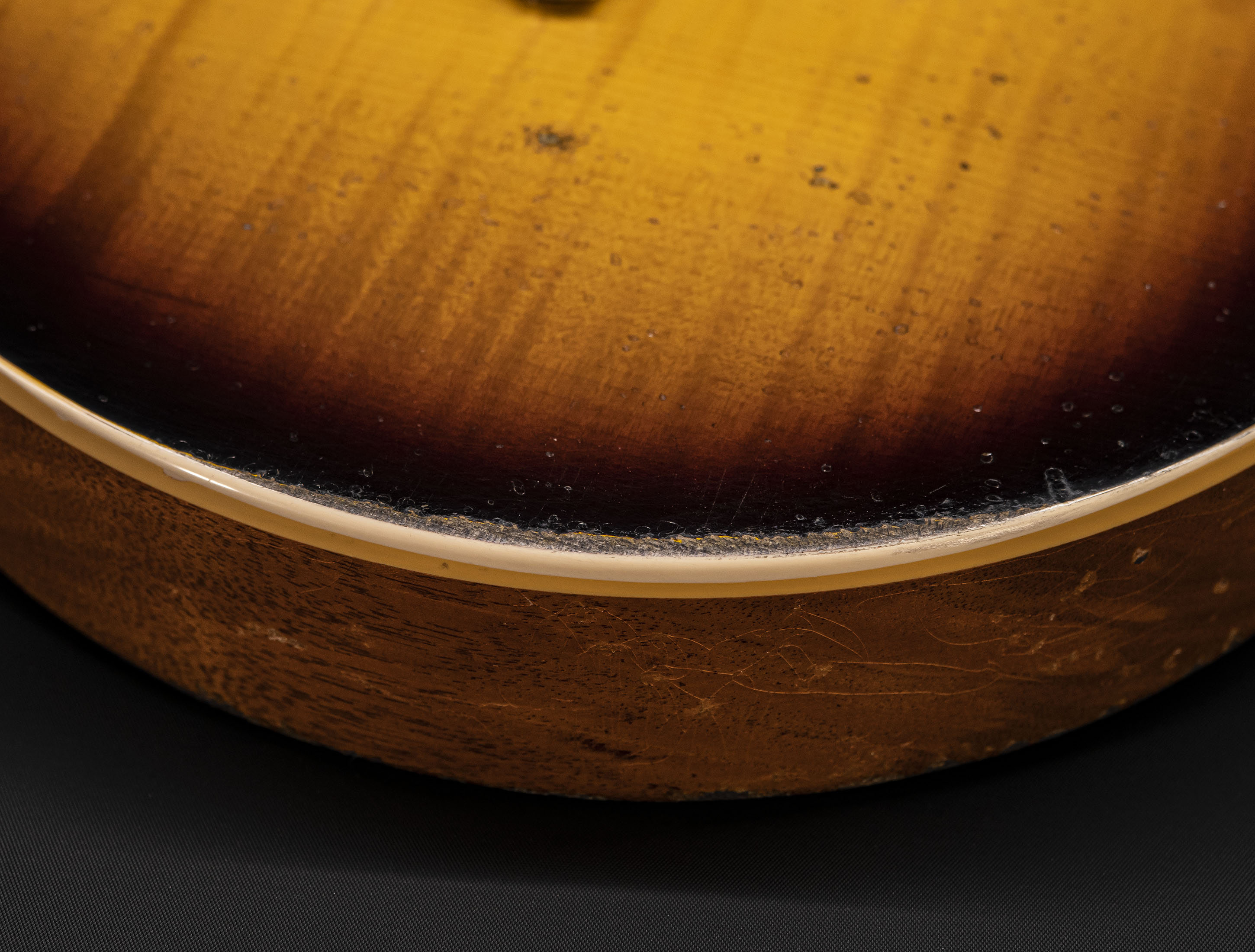 a133319_Gibson-Les-Paul-1959-Reissue-Murphy-Lab-Ultra-Heavy-Aged-Kindred-Burst a133319 gibson-les-paul-1959-reissue-murphy-lab-ultra-heavy-aged-kindred-burst