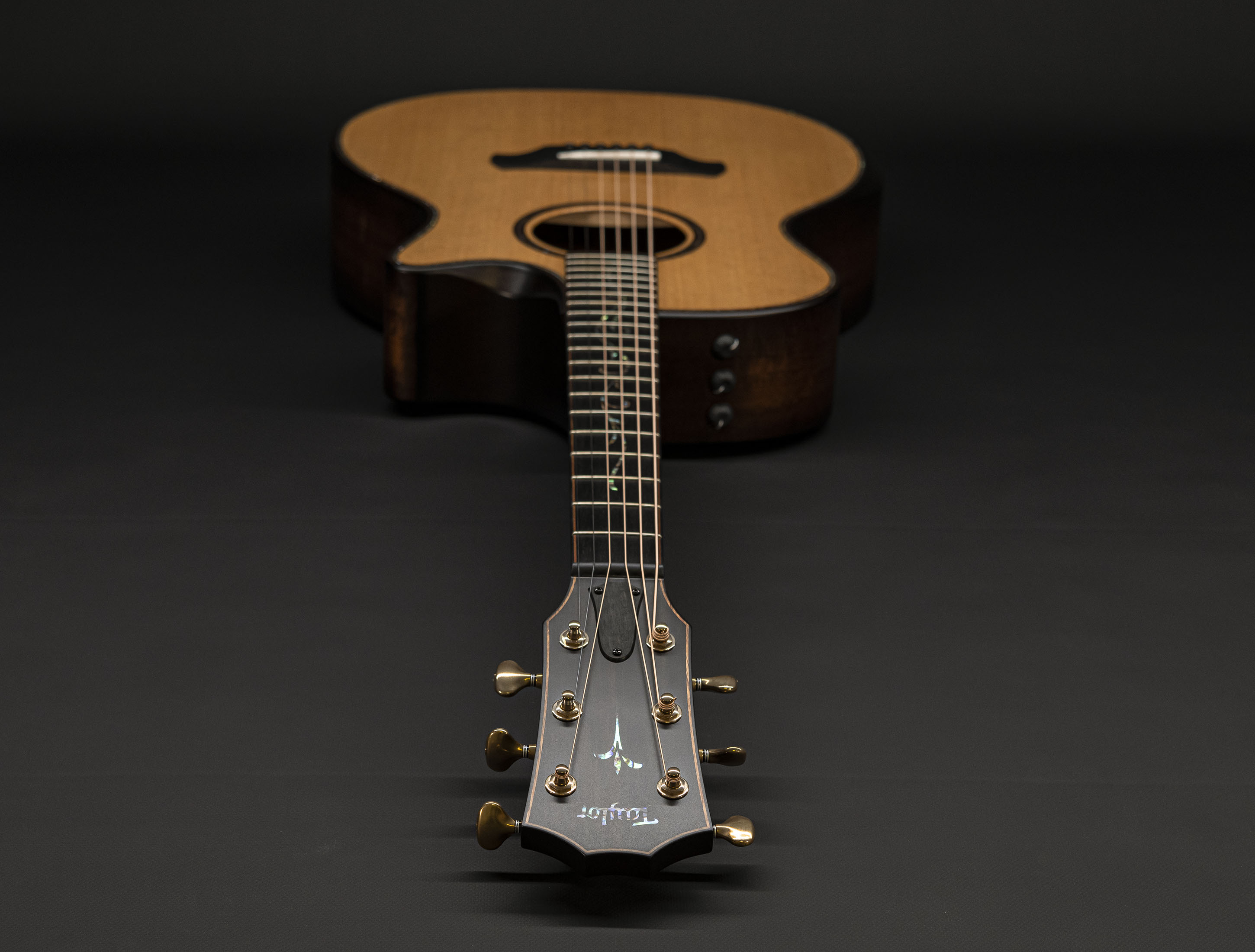 Galerie anzeigen (25 Bilder) a116929-taylor-builders-edition-k14ce-be-koa