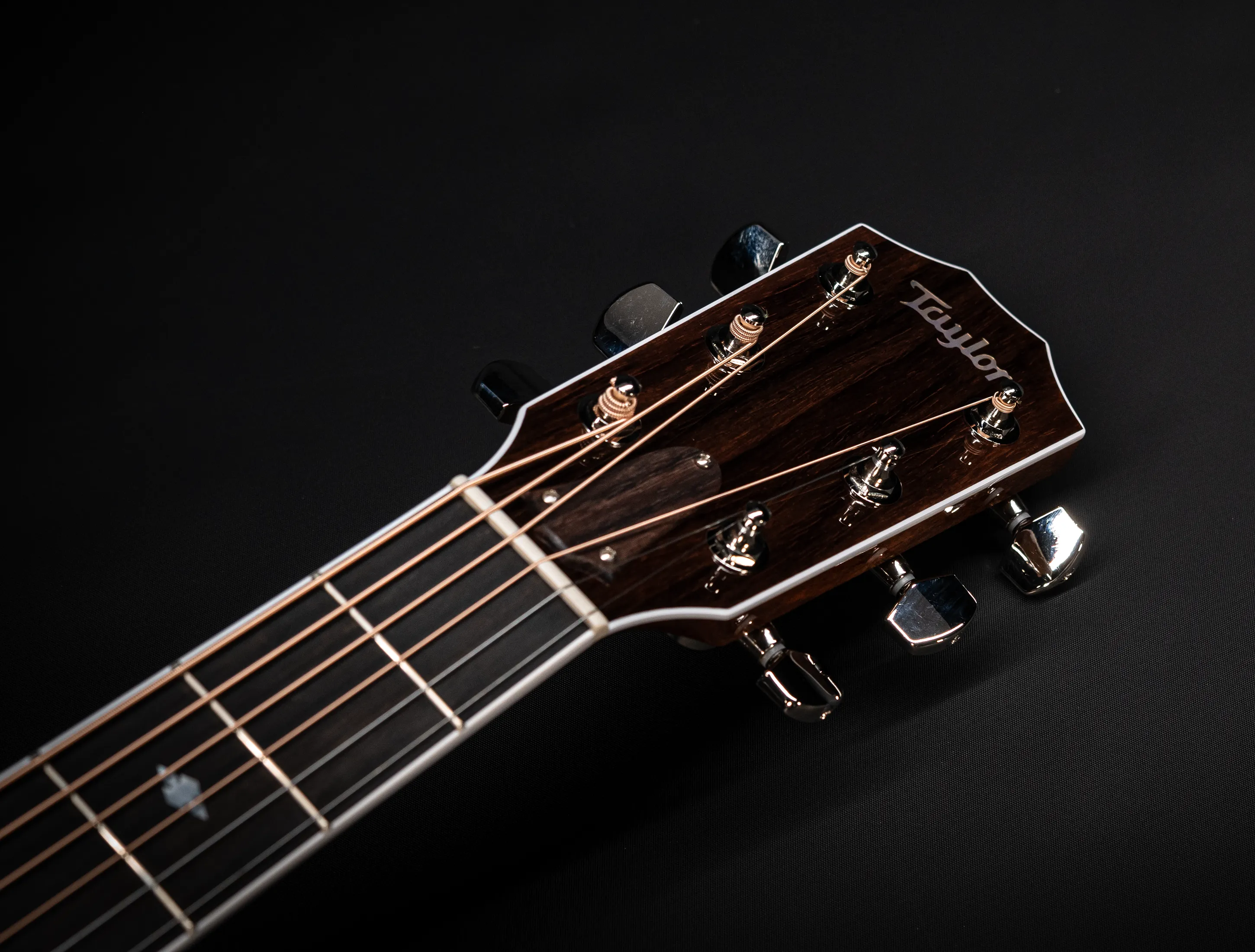 Show gallery (27 images) a165046 Taylor 815e Legacy - First Edition hand signed by Bob Taylor