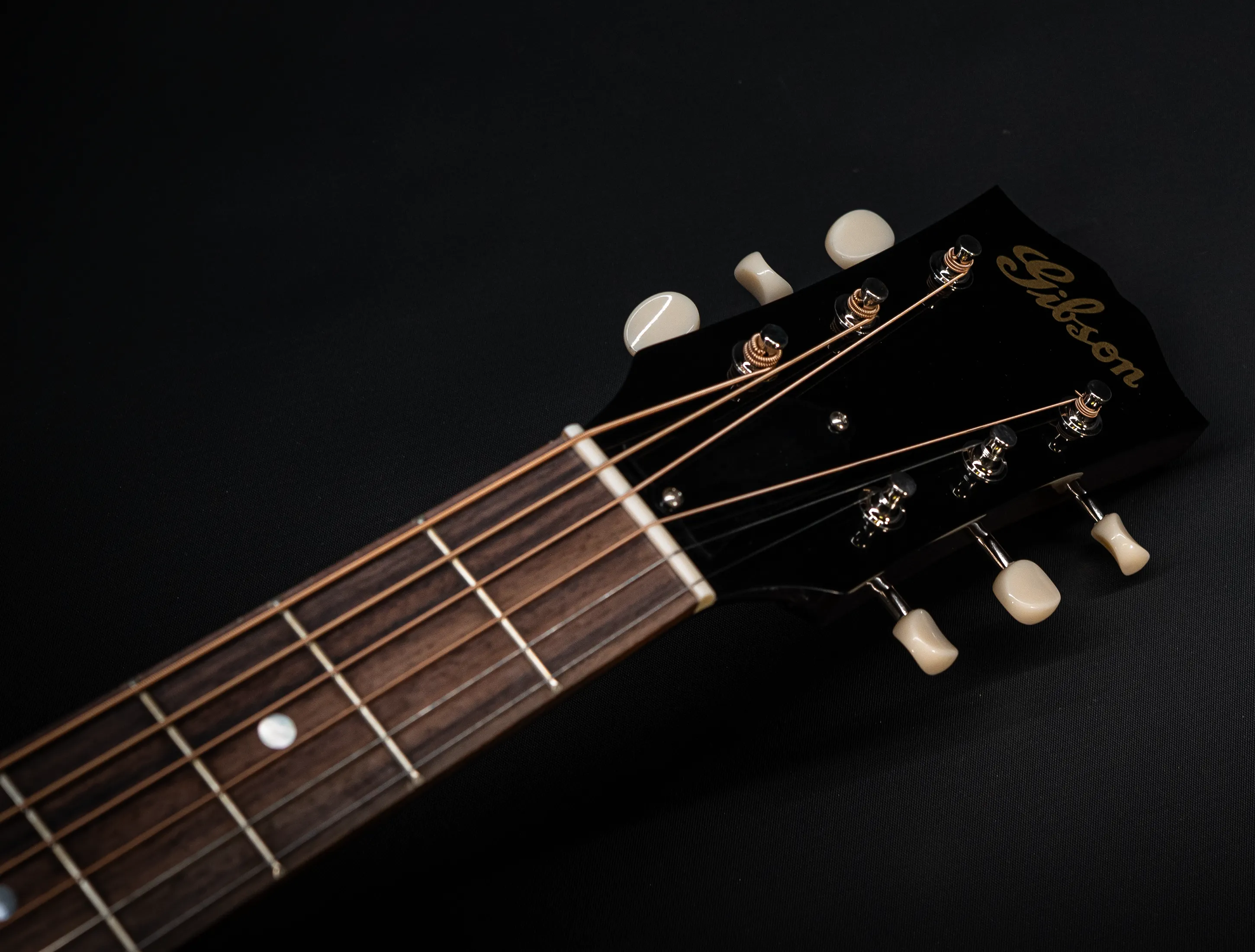 Galerie anzeigen (33 Bilder) a174899-Gibson-J-45-EARLY-50`s-Golden-Era-Custom-Shop-Adirondack-Vintage-Sunburst-