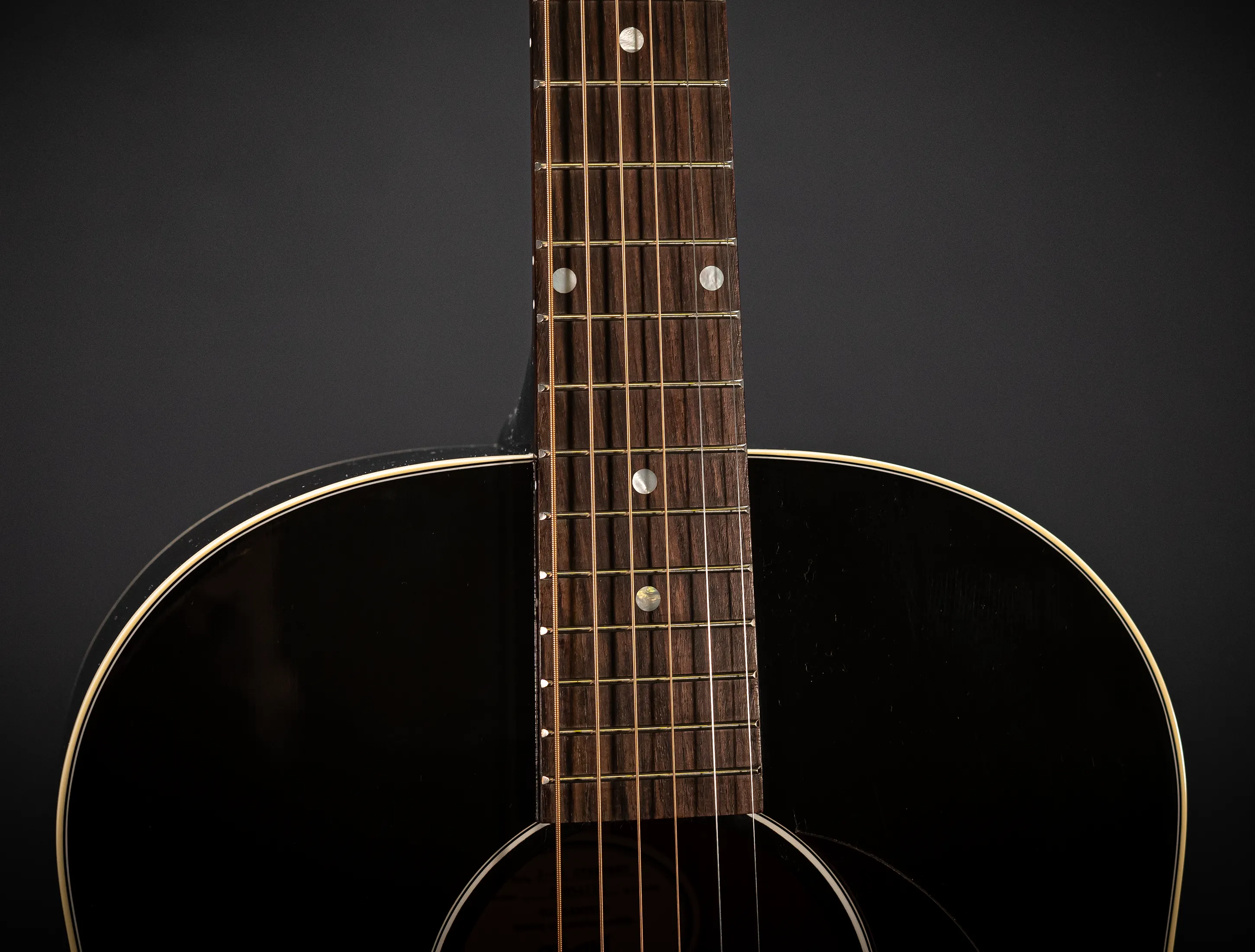 Show gallery (23 images) a170022 Gibson J-45 Standard - Vintage Sunburst