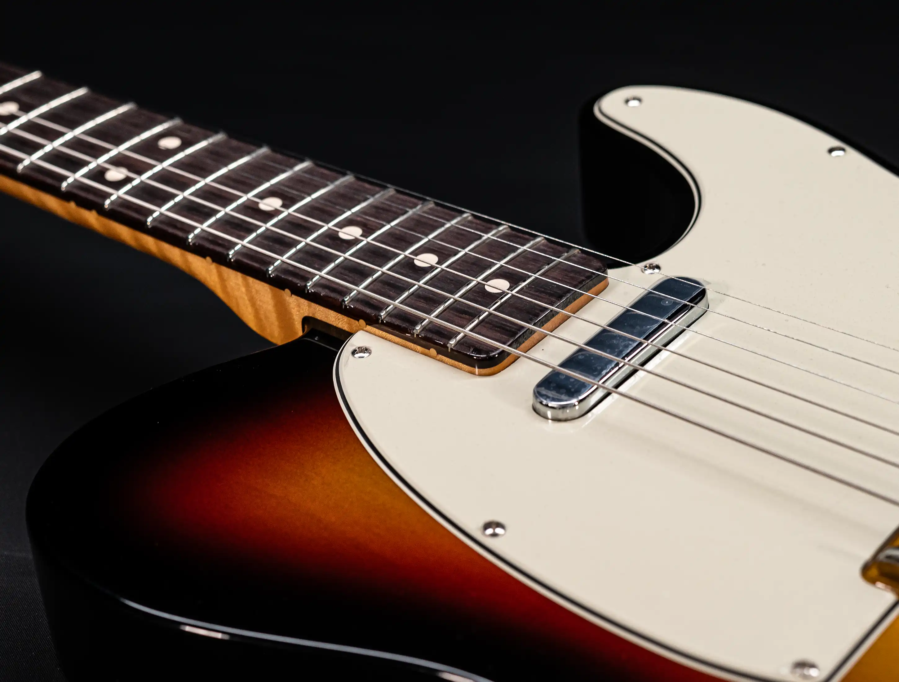 a154601 Fender-MBD-Limited-1963-Telecaster-Timeless-NOS-flame-Neck-Sunburst