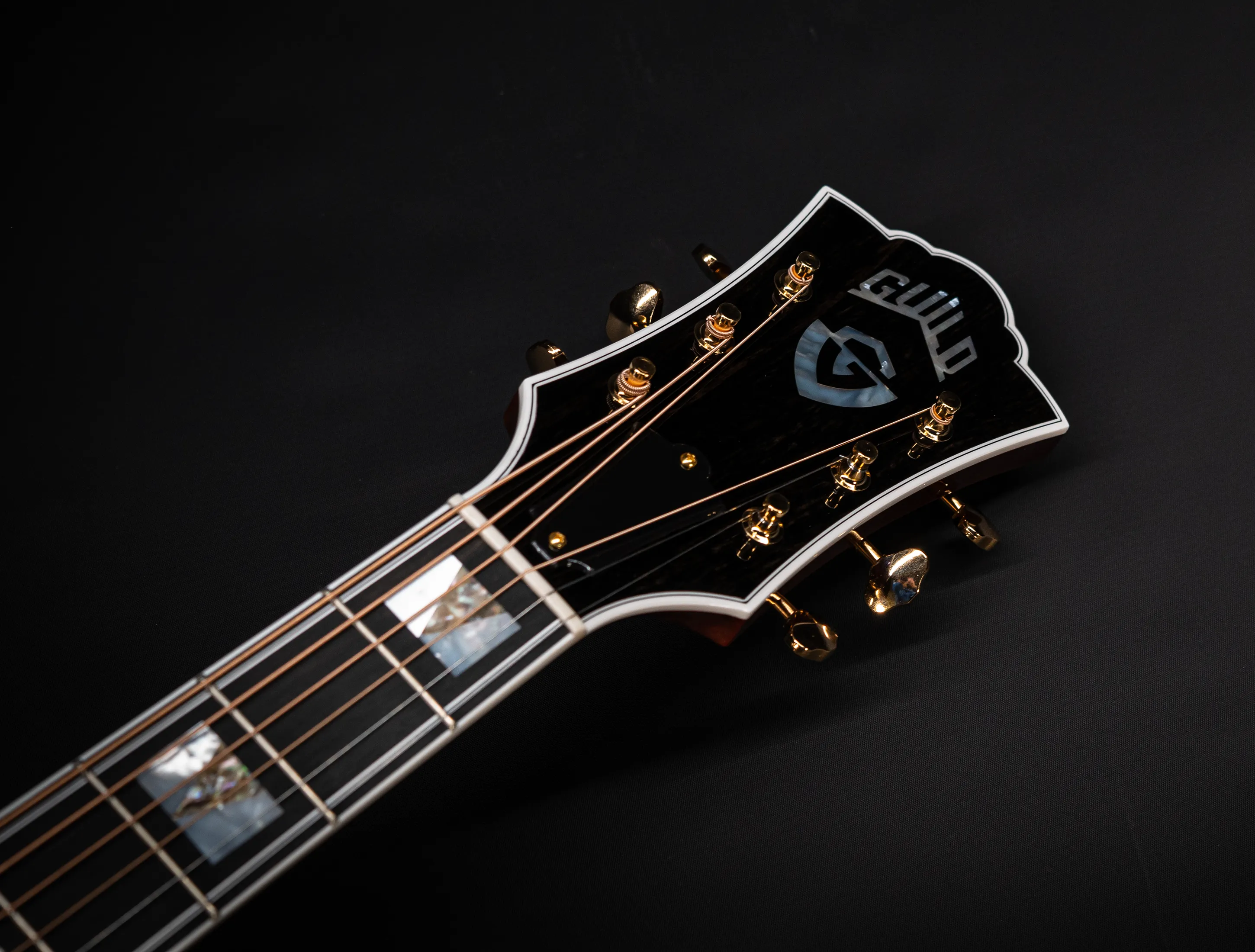 Show gallery (28 images) a156729 Guild D-55 Natural USA