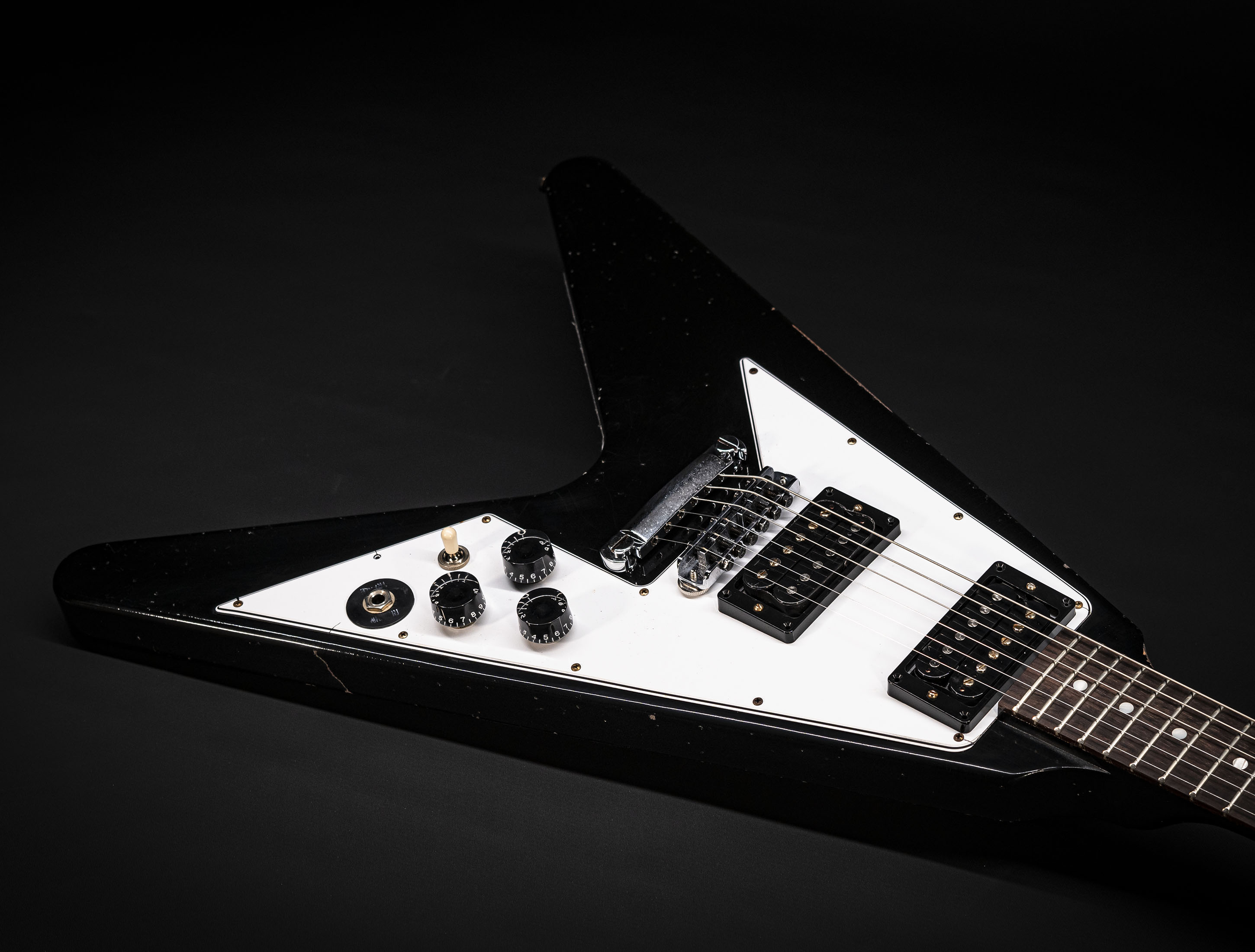 a133622-Gibson-Kirk-Hammett-1979-Flying-V-Ebony a133622-gibson-kirk-hammett-1979-flying-v-ebony