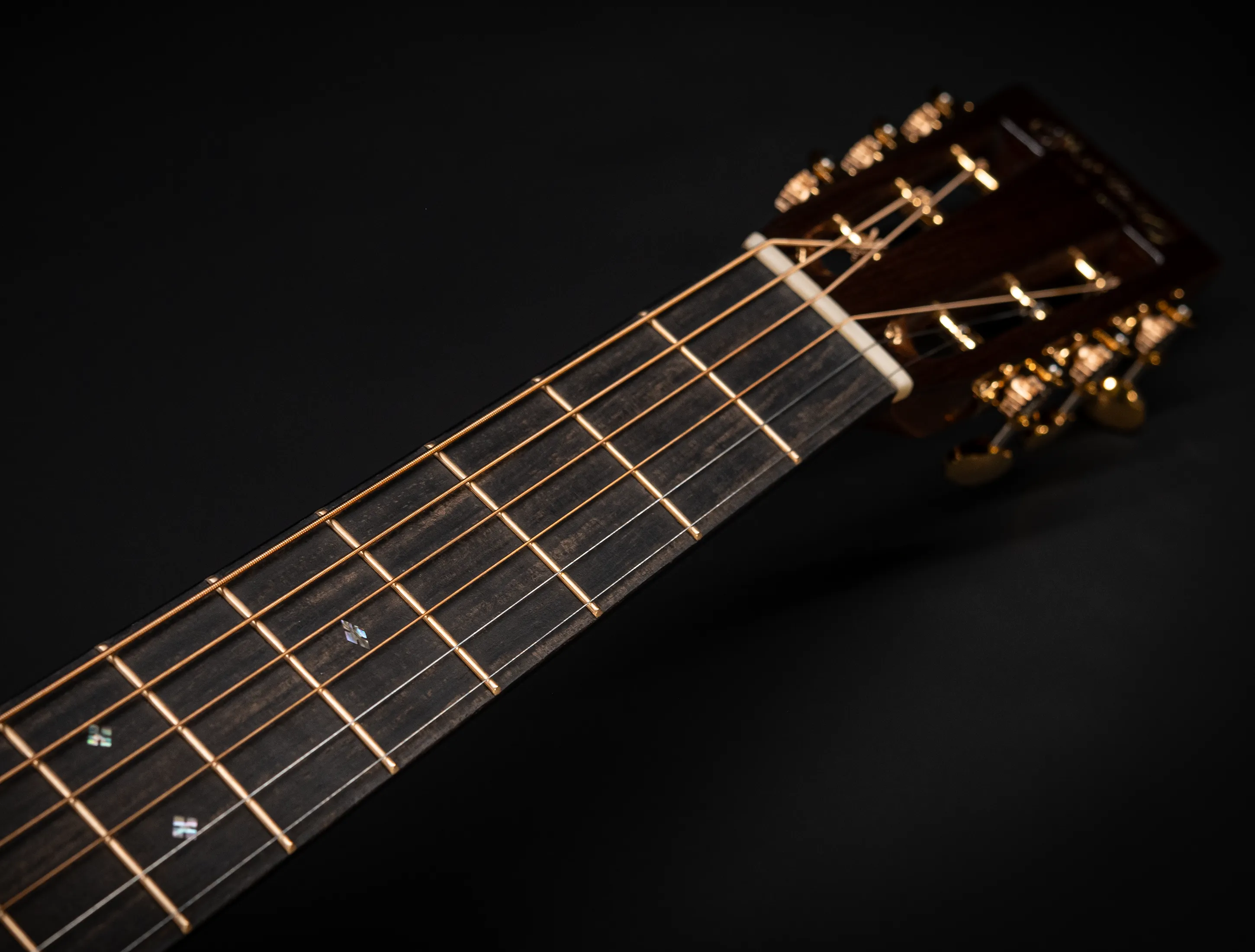 Show gallery (31 images) a170900 Martin 012-28 12-Fret Modern Deluxe Musikhaus-Hermann