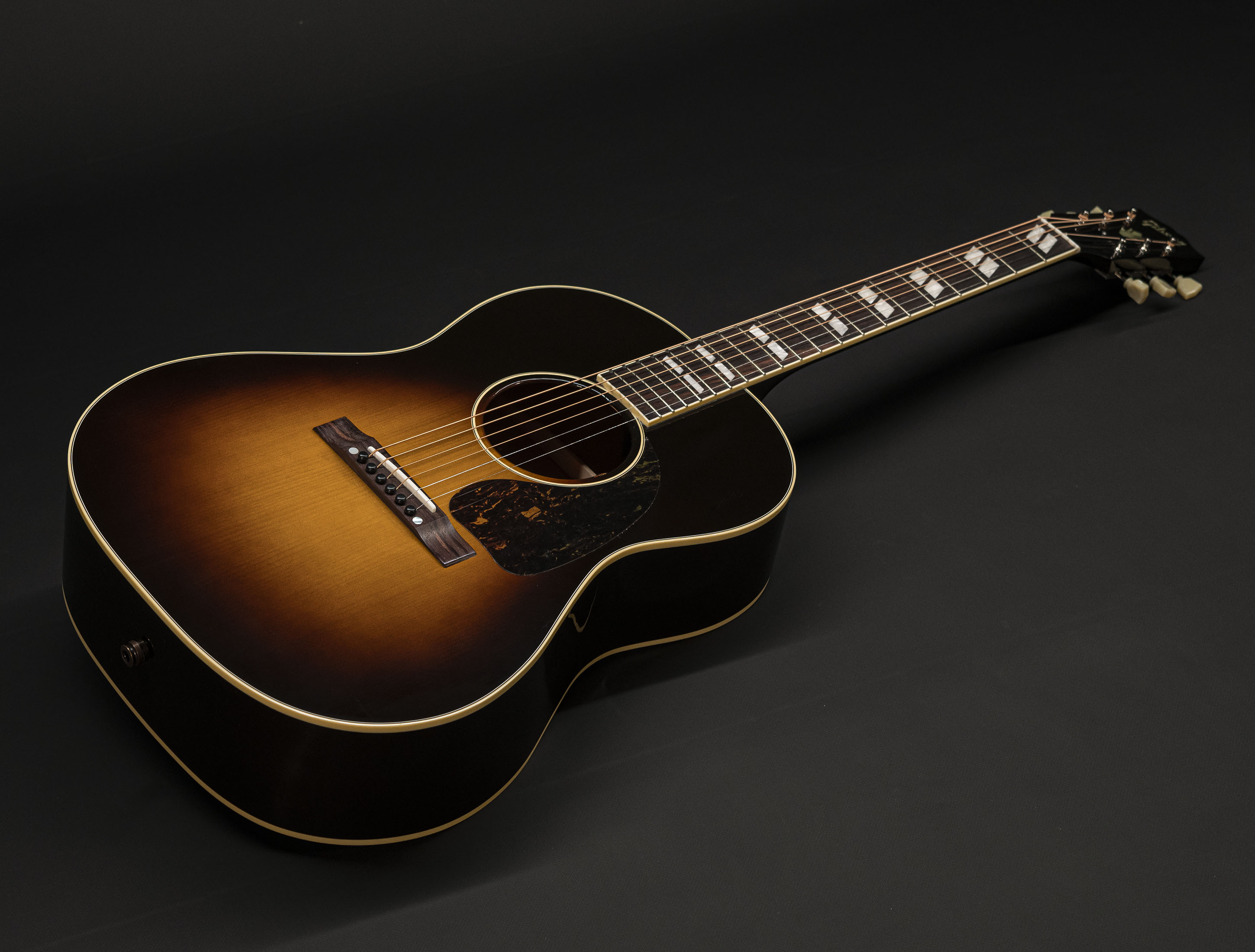 Show gallery (24 images) a119810gibson-nathaniel-rateliff-lg-2-western