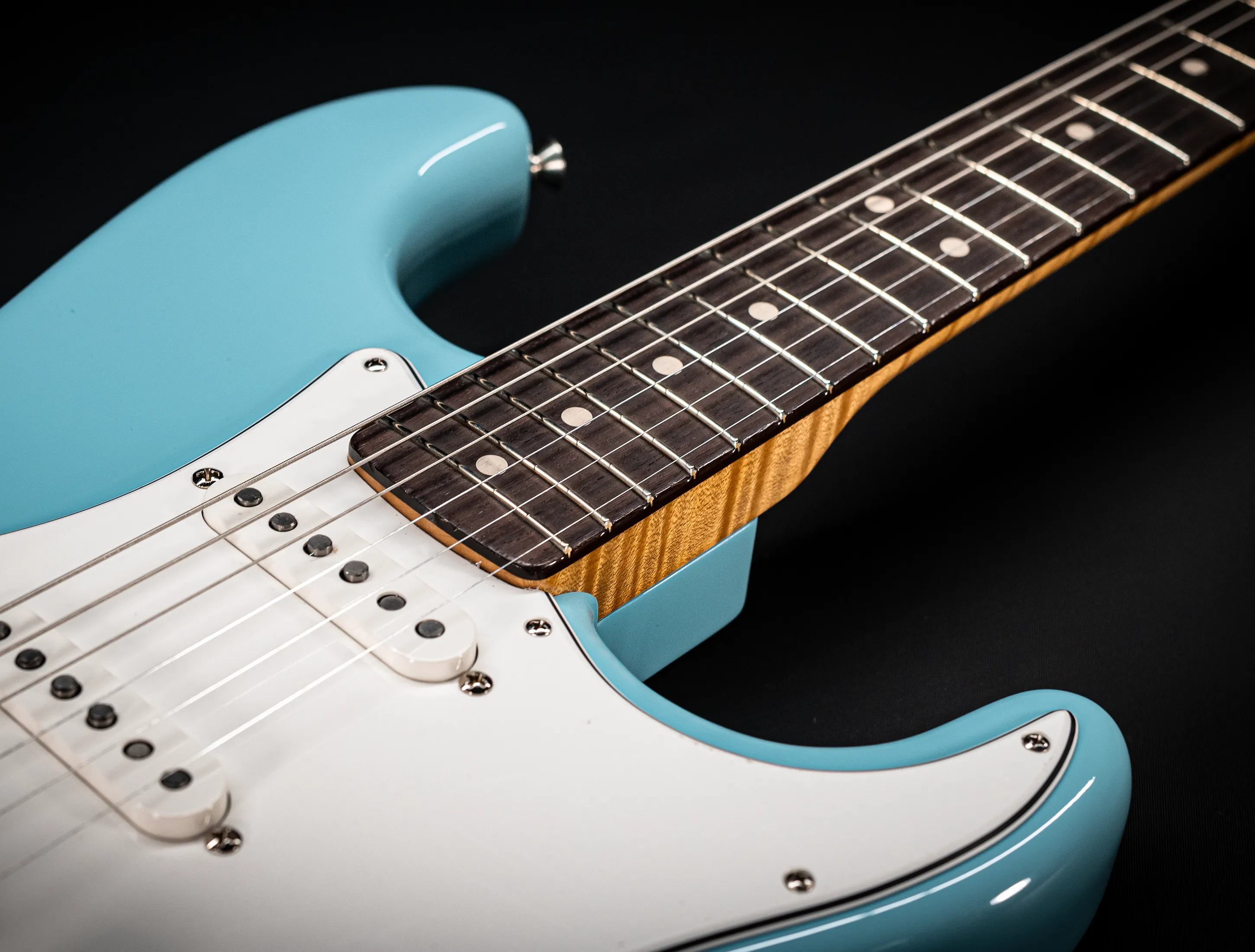 Fender MBD 1963 Stratocaster Prestige NOS flame Neck - Daphne Blue