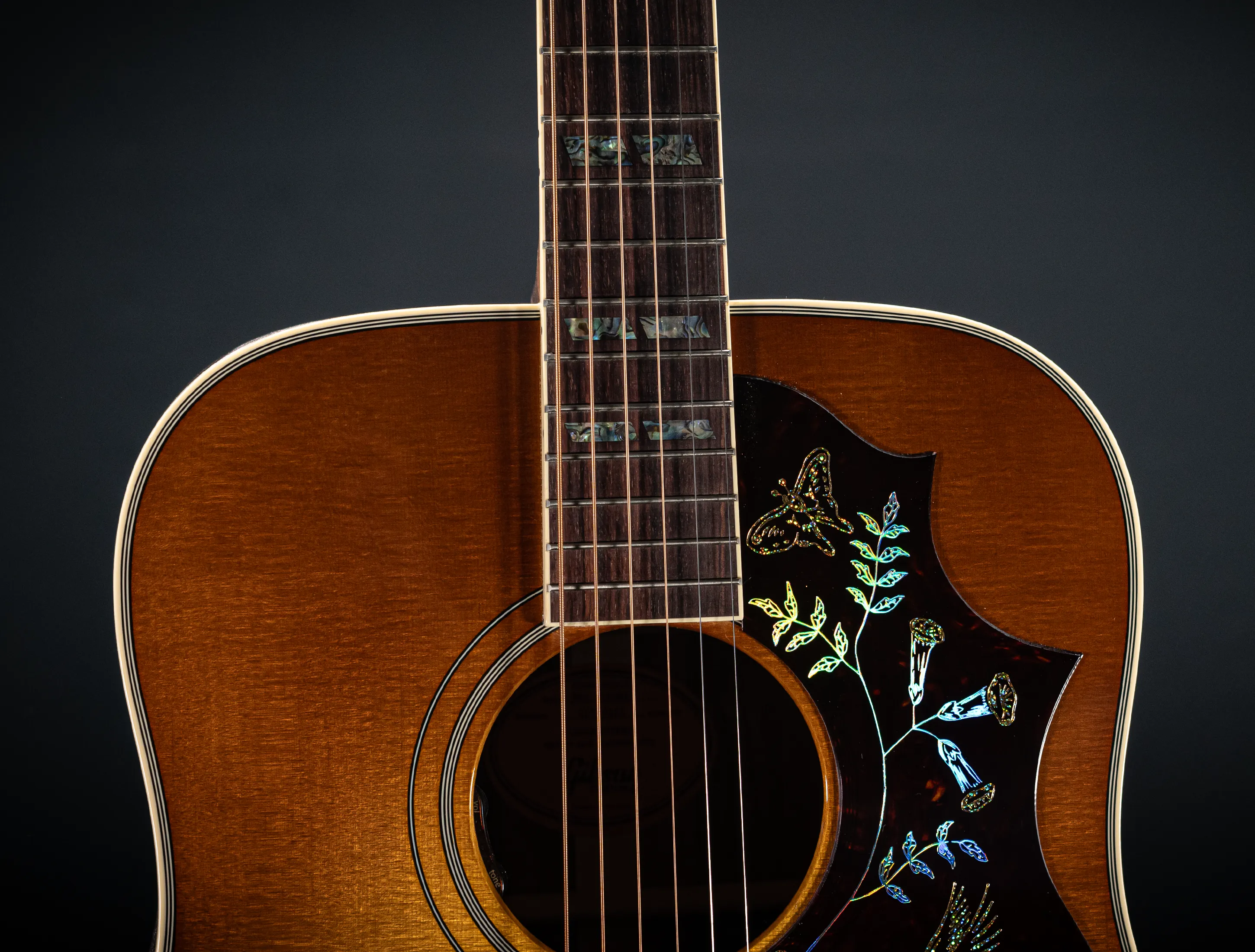 Gibson Hummingbird Elegant Koa - Honey Burst