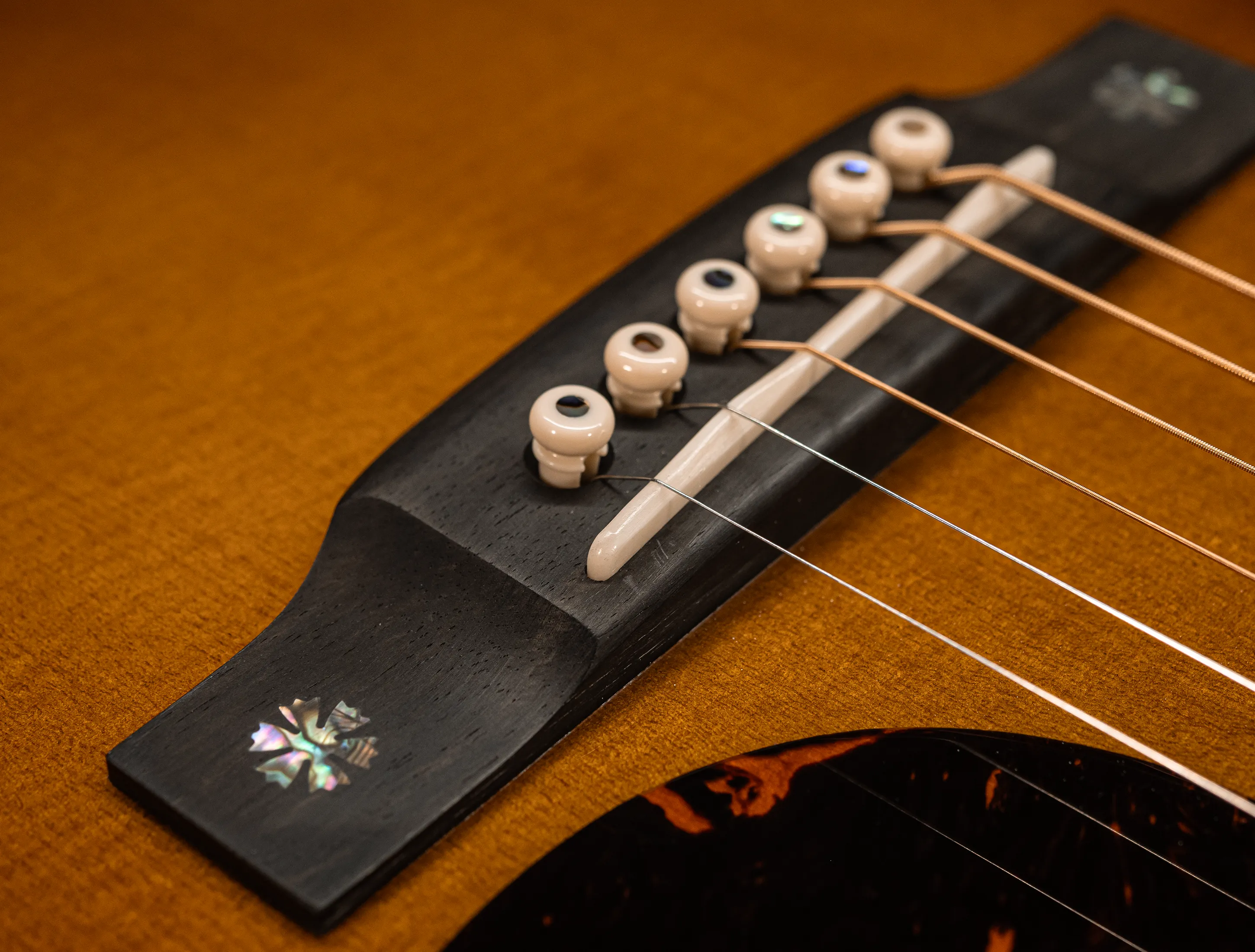 Show gallery (33 images) a162212 Martin 000-42C Custom Shop Golden Era Cutaway 1935 Sunburst