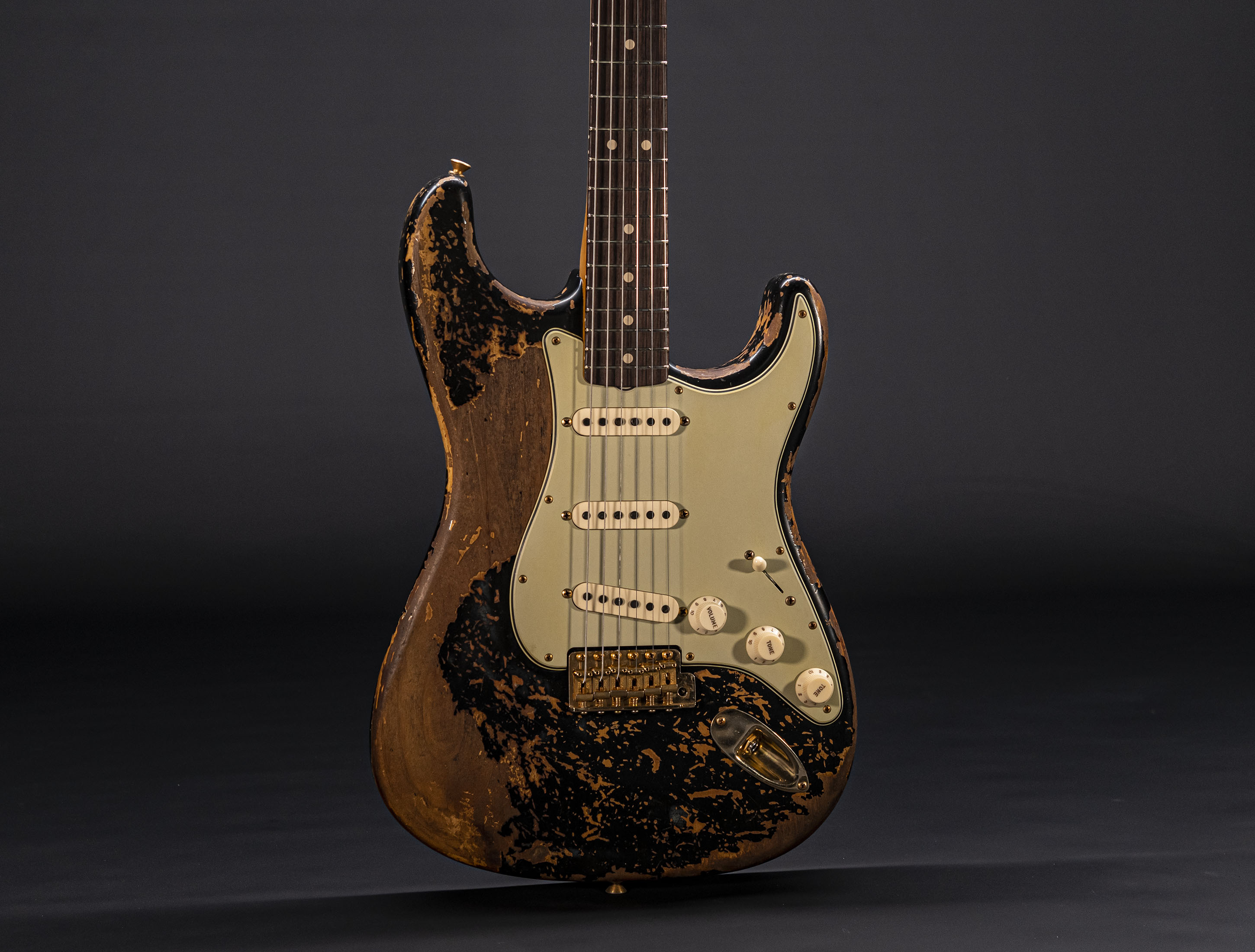 Fender MBD Limited 1963 Stratocaster Super Heavy Relic Black - Gold Hardware