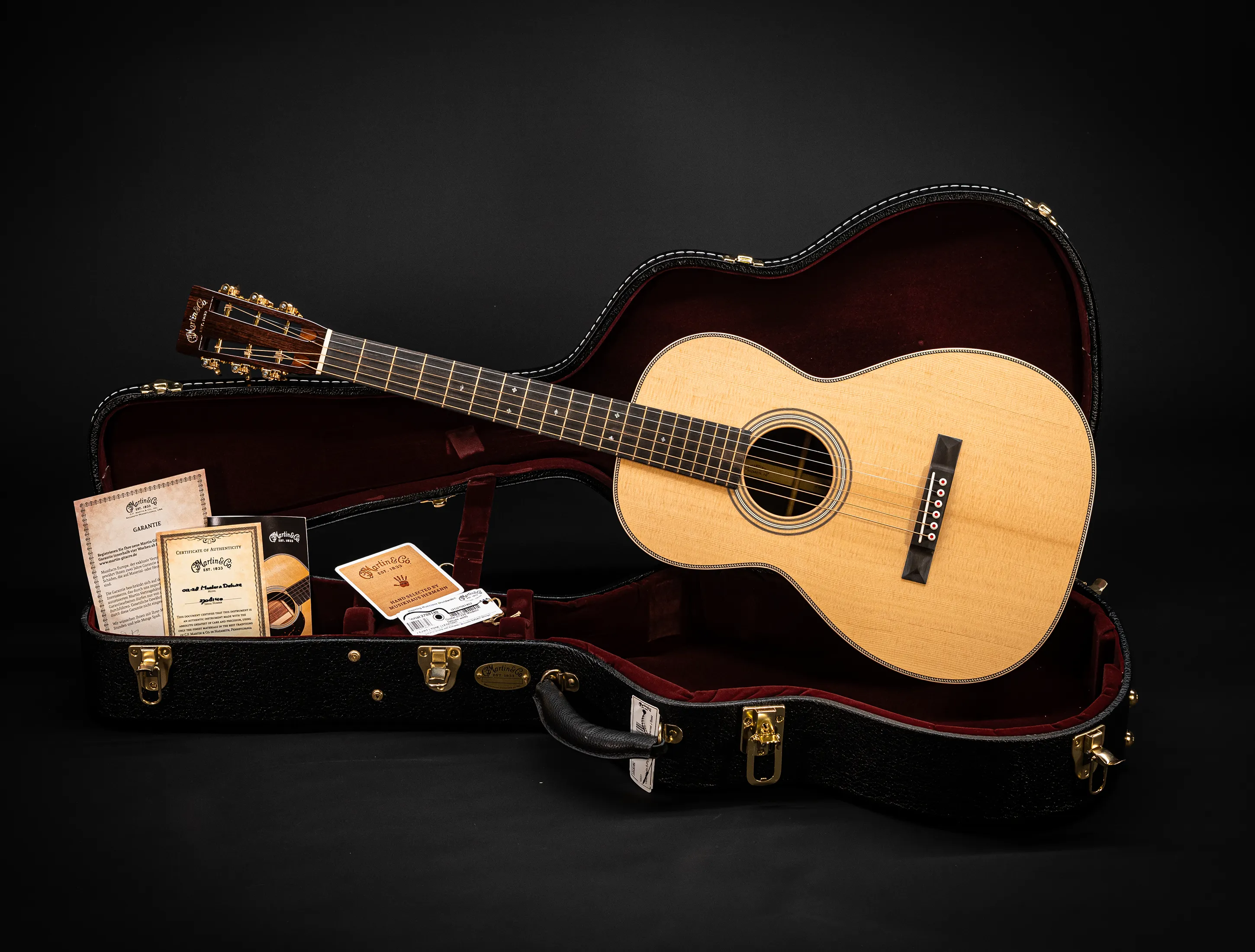 Show gallery (31 images) a170890 Martin 012-28 12-Fret Modern Deluxe Musikhaus-Hermann