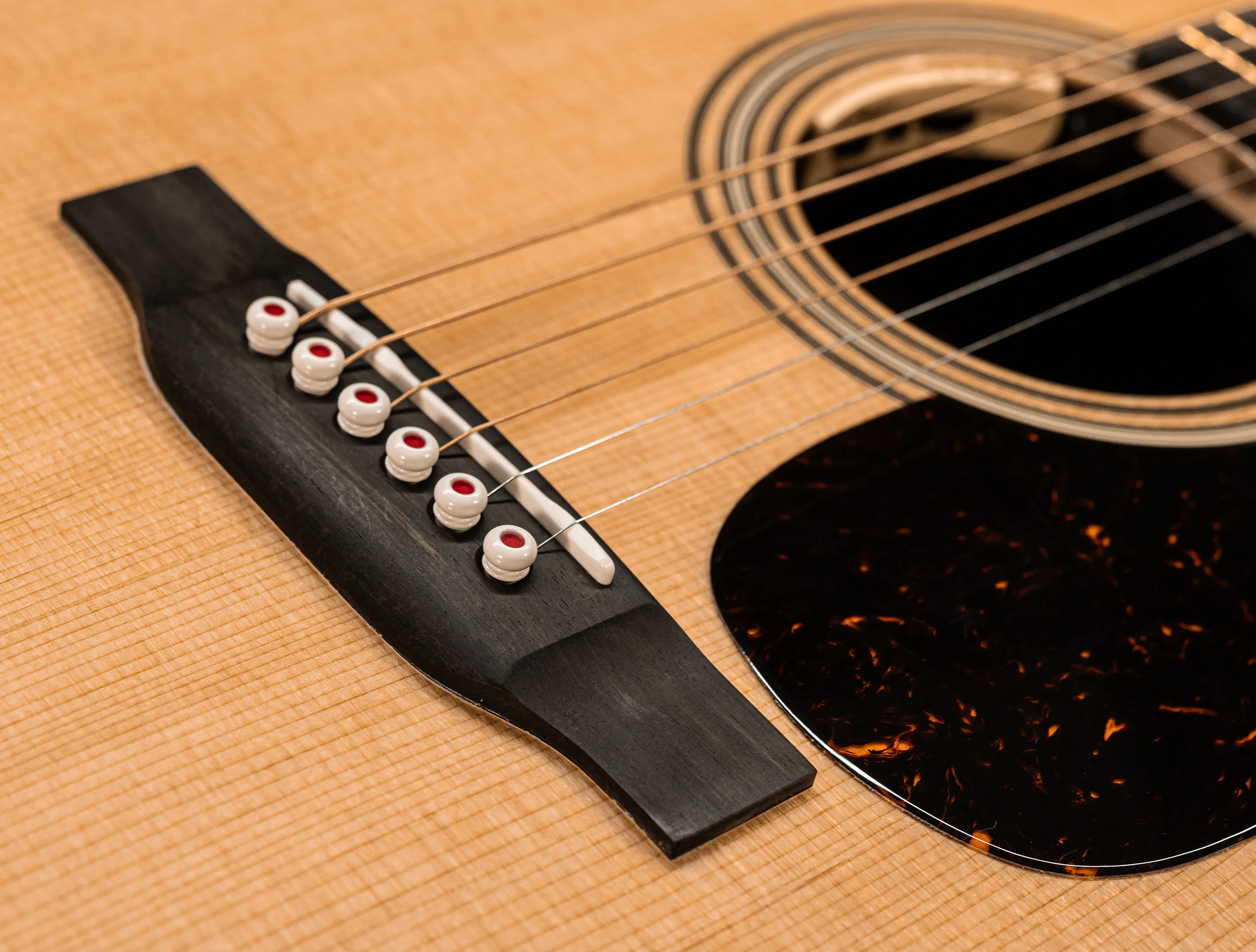 Galerie anzeigen (23 Bilder) a163270 Martin 000-28 E LRB Modern Deluxe LR Baggs Anthem