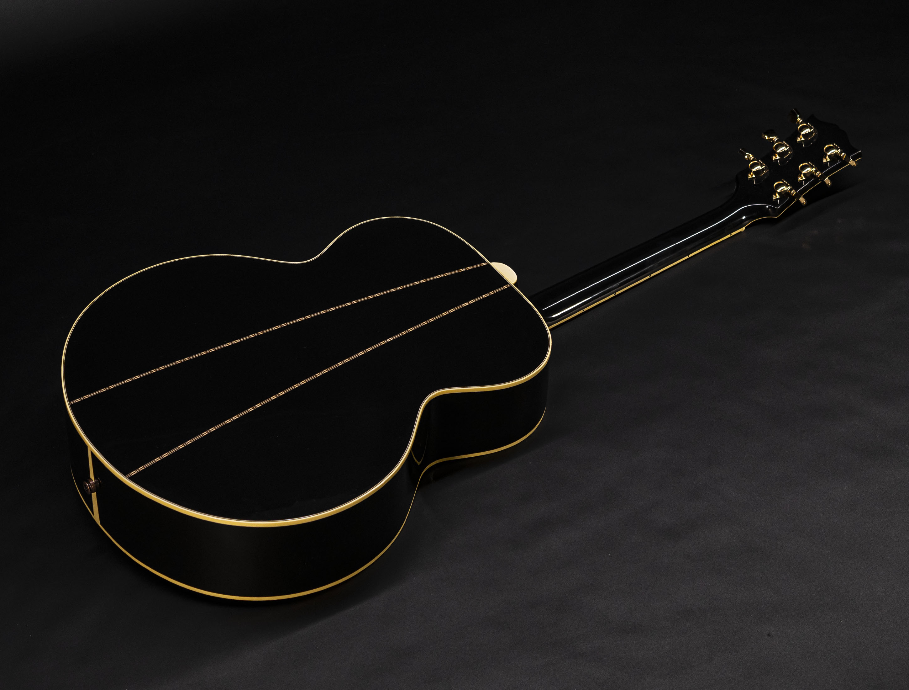 Show gallery (22 images) a110397 gibson-elvis-sj-200-signature-the-king-of-rock-and-roll-ebony