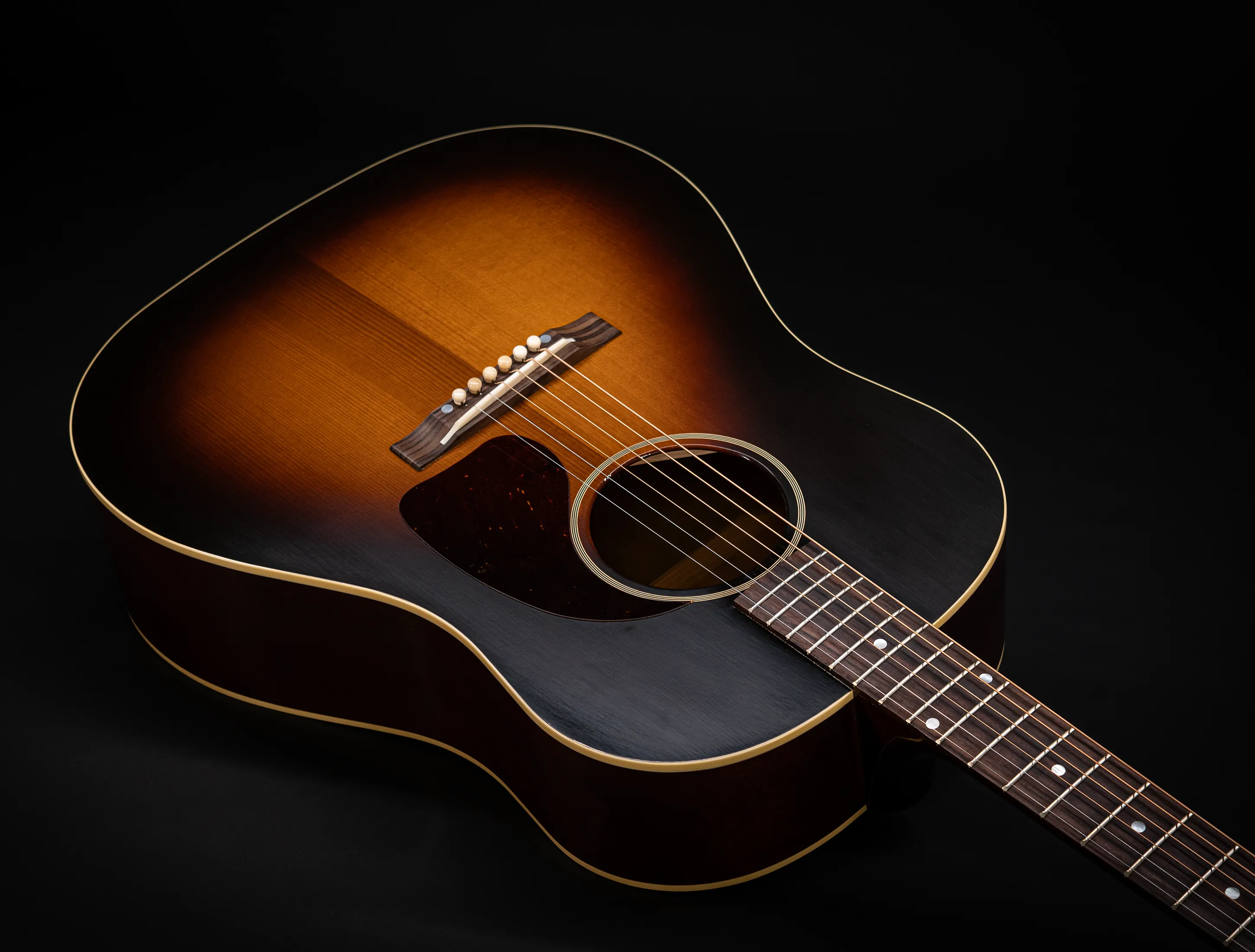 Galerie anzeigen (21 Bilder) a165395 Gibson J-45 1942 Banner - Vintage Sunburst