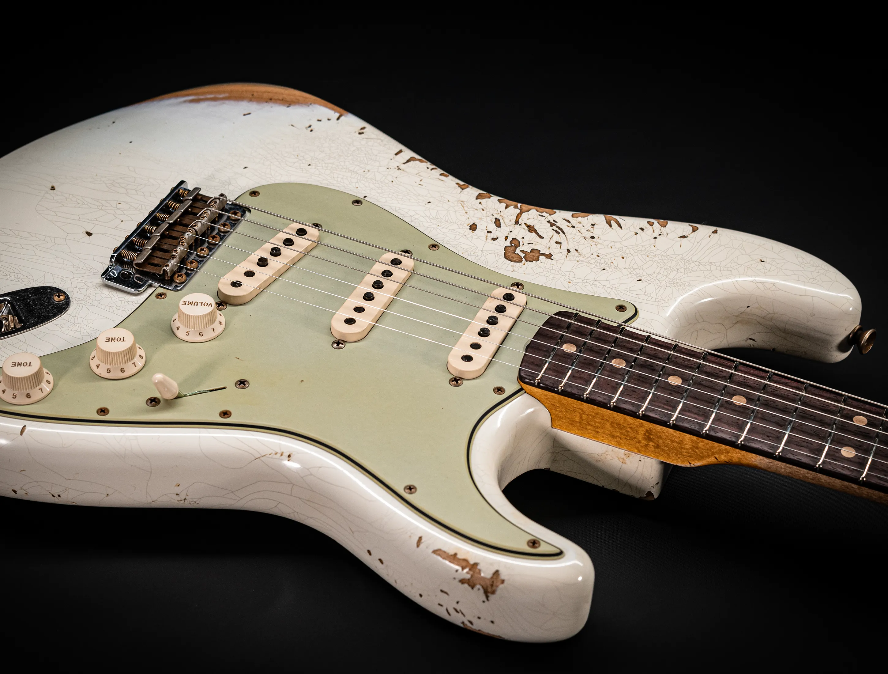 Fender MBD 1963 Stratocaster Heavy Relic - Super Faded Aged Olympic White