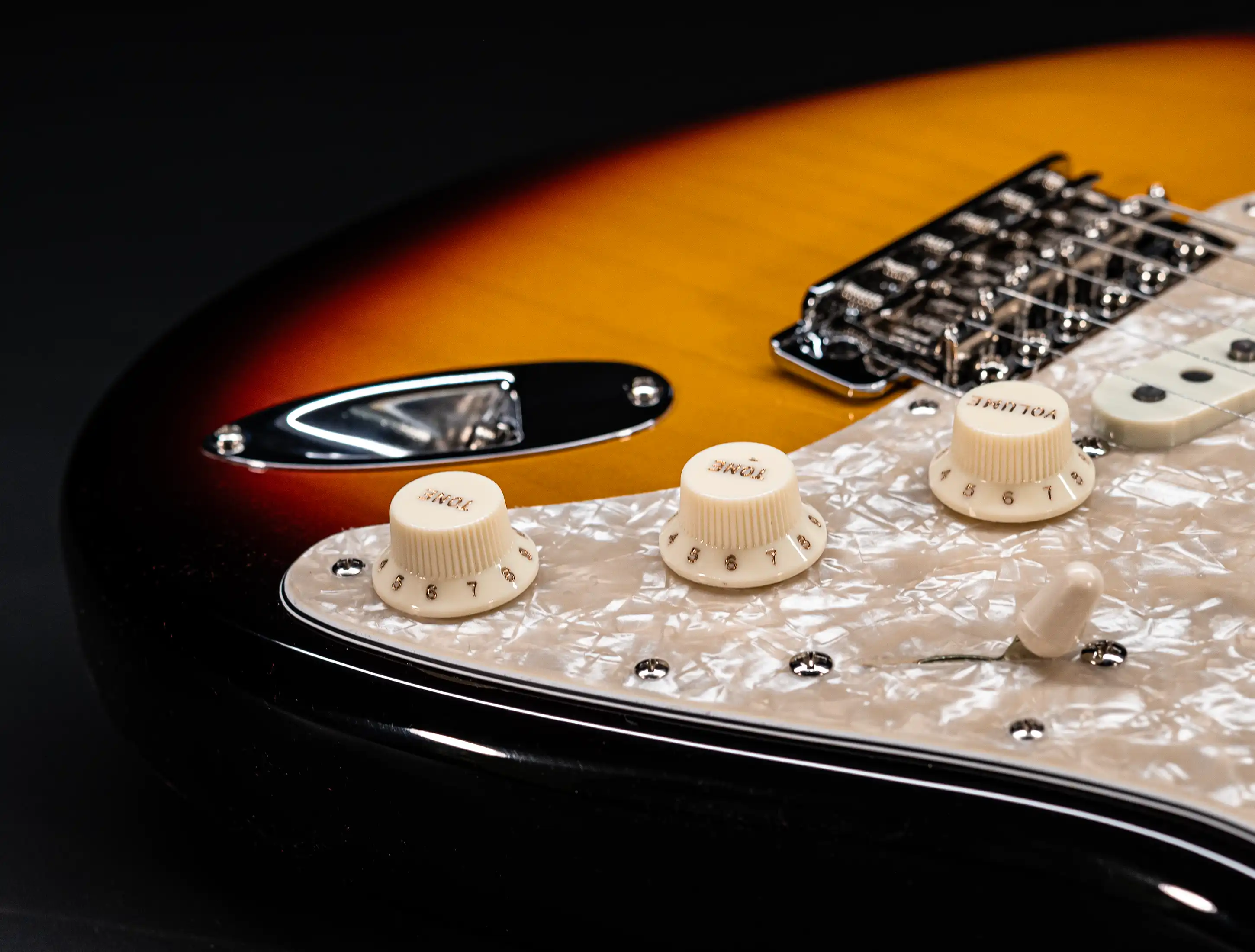 a154627 Fender-MBD-Limited-60s-STARS-Stratocaster-NOS-flame-Neck-Sunburst