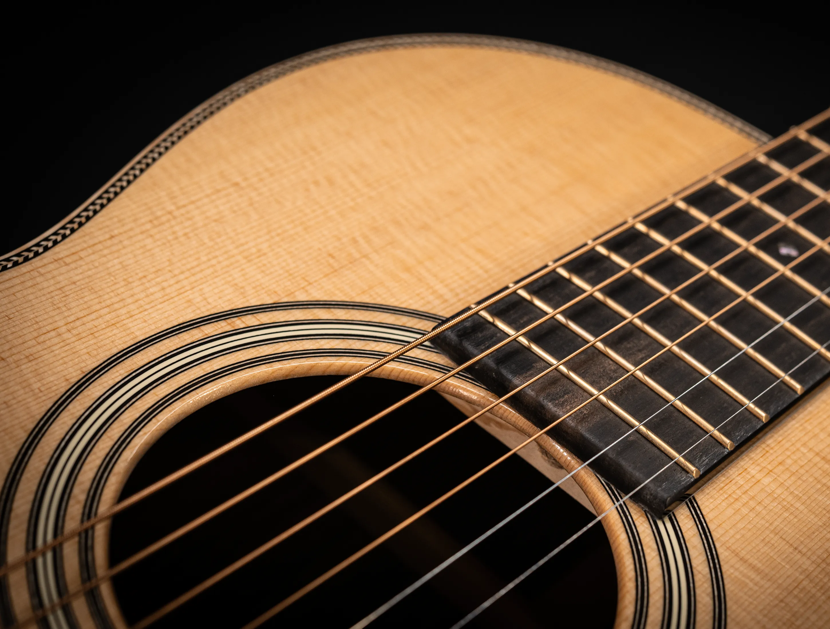 Show gallery (31 images) a170897 Martin 012-28 12-Fret Modern Deluxe Musikhaus-Hermann
