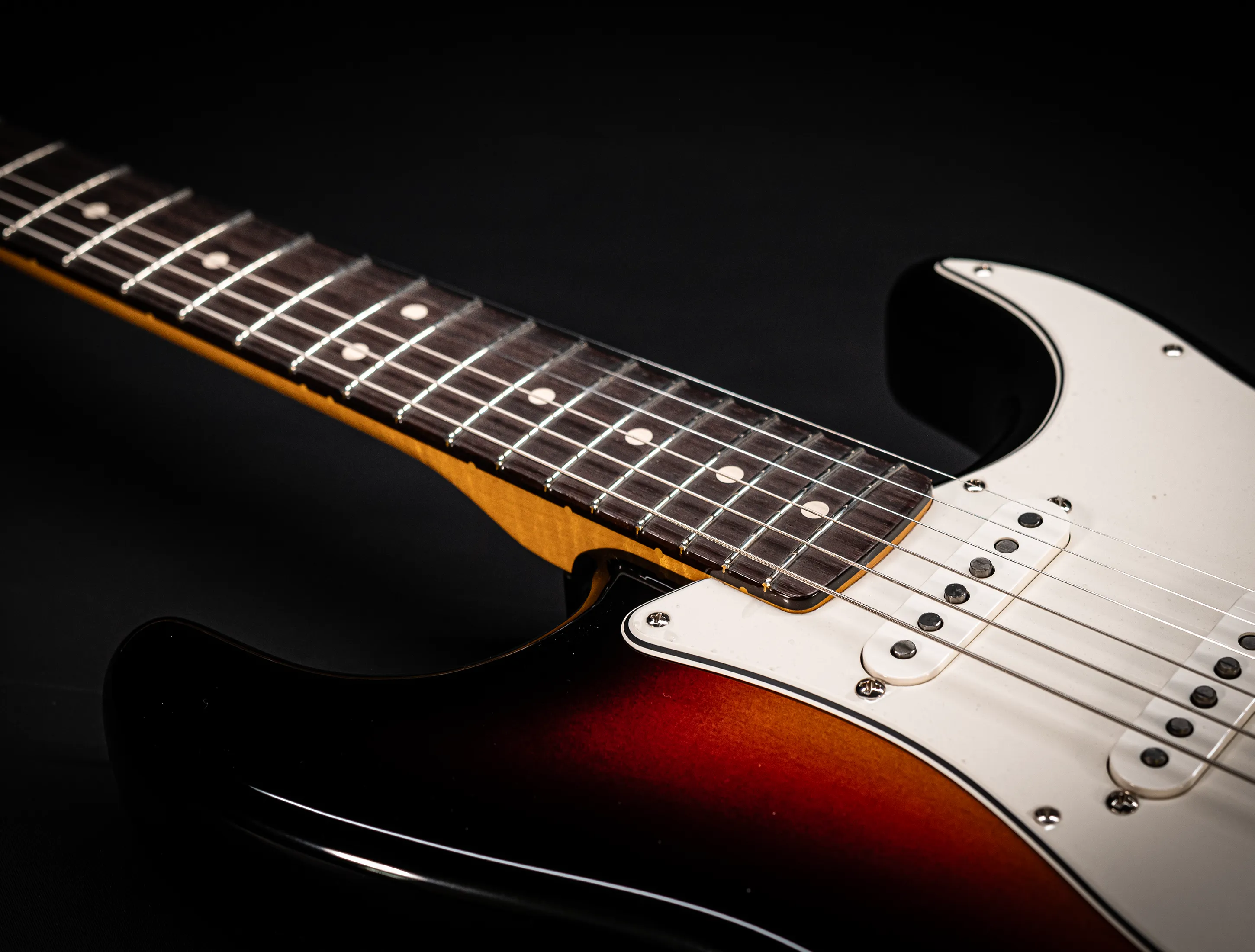 a175614-Fender-MBD-Limited-1963-Stratocaster-Timeless-NOS-flame-Neck-Sunburst-