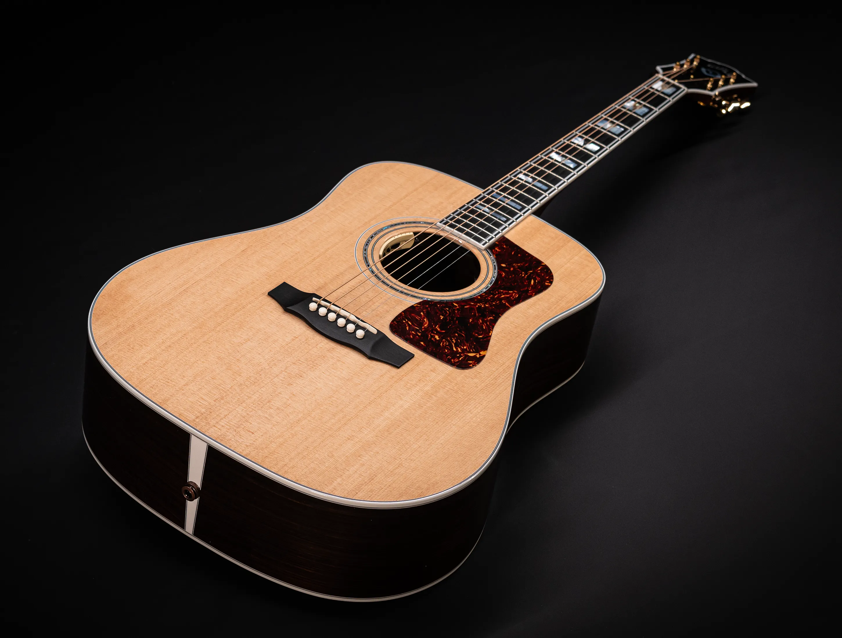 Galerie anzeigen (27 Bilder) a161202 Guild D-55E Natural L.R.Baggs USA