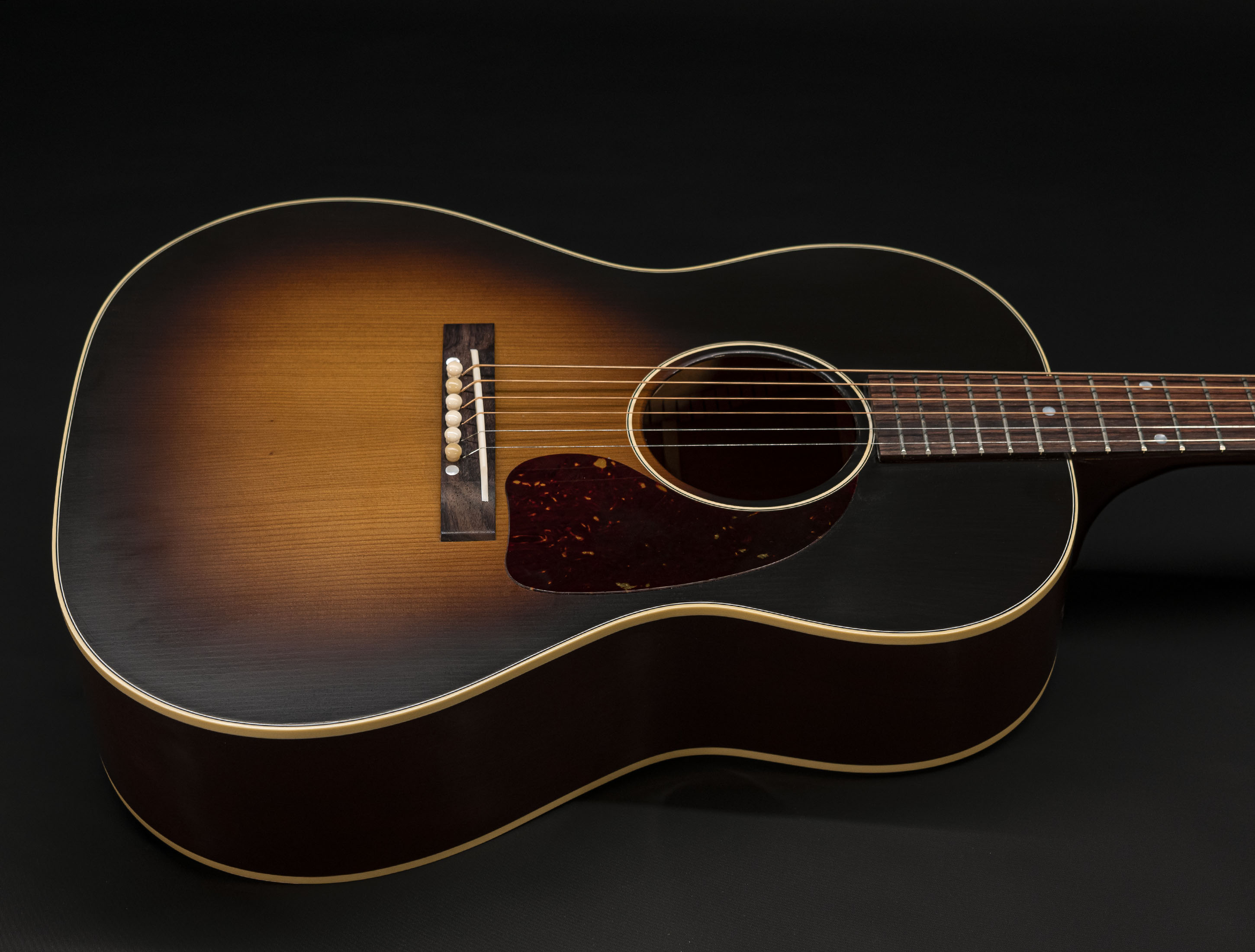 Show gallery (24 images) a133365 gibson-lg-2-1942-banner-vintage-sunburst