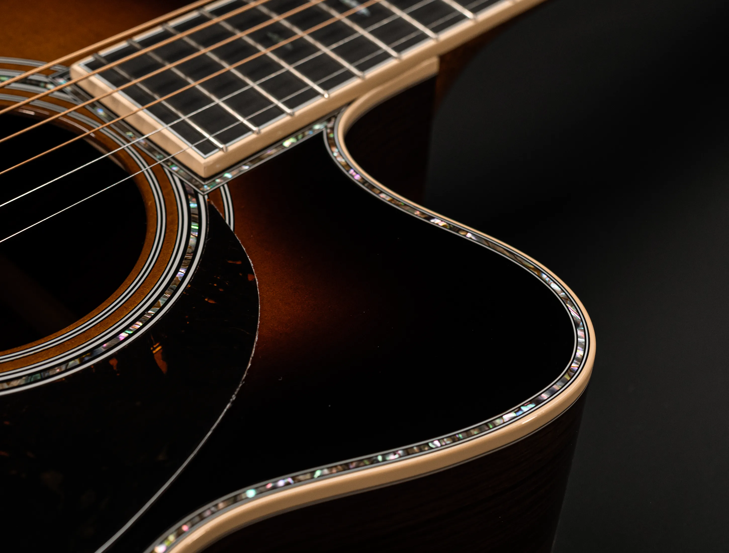 Show gallery (33 images) a162198 Martin 000-42C Custom Shop Golden Era Cutaway 1935 Sunburst