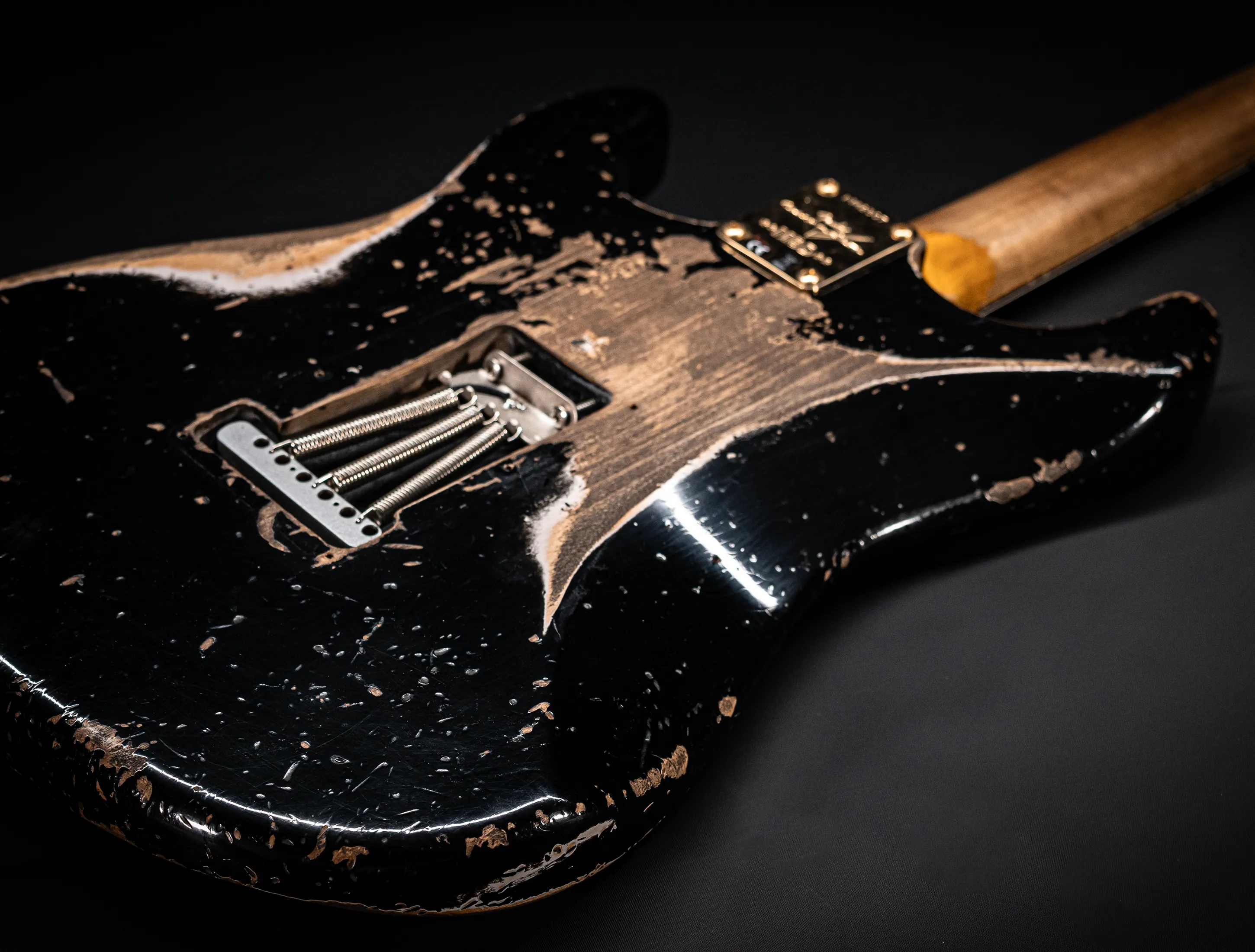 Fender MBD 1963 Stratocaster Super Heavy Relic Black - Gold Hardware