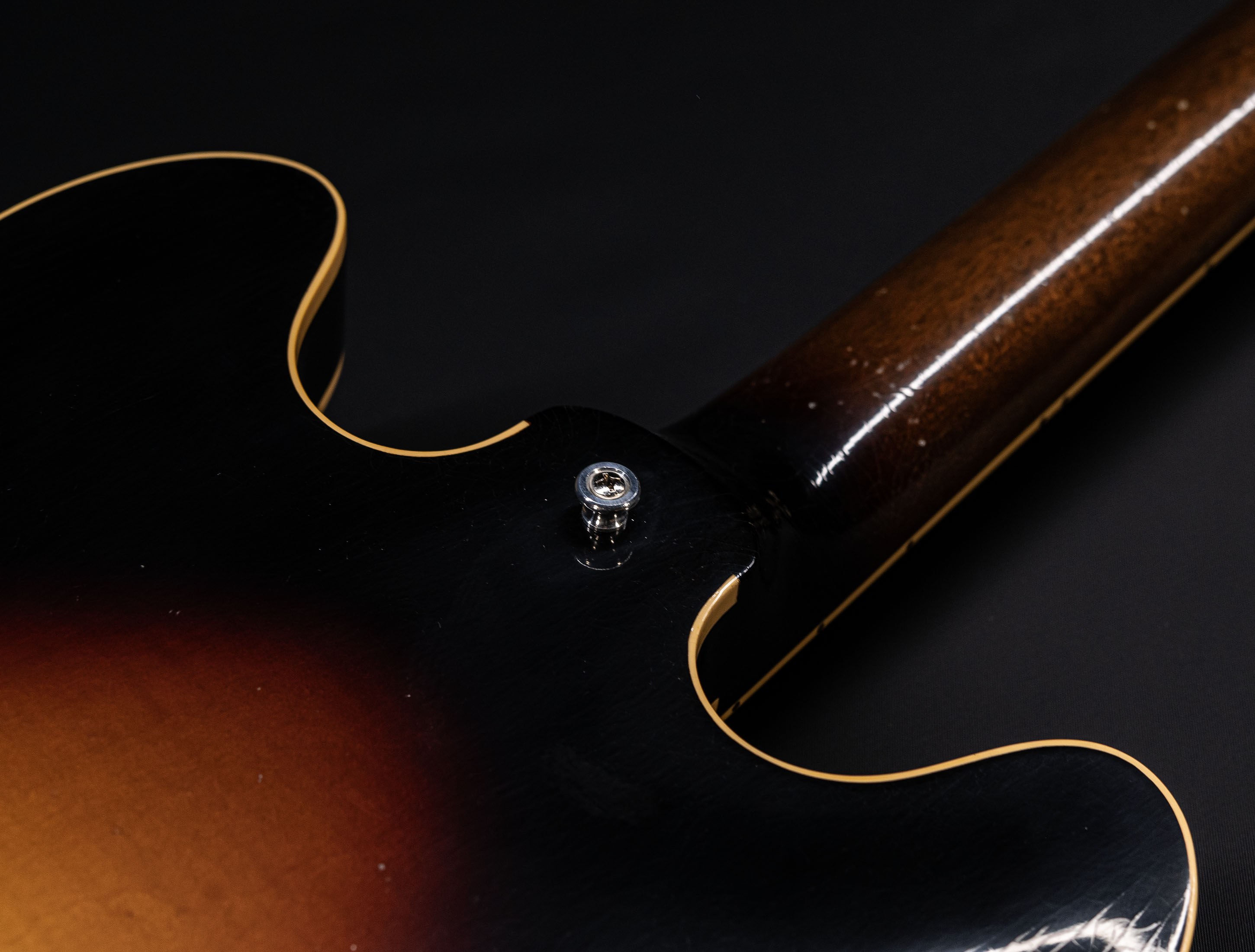Galerie anzeigen (31 Bilder) a155095 Gibson-ES-335-1964-Custom-Shop-Murphy-Lab-Light-Aged-Figured-Maple-Antique-Vintage-Burst