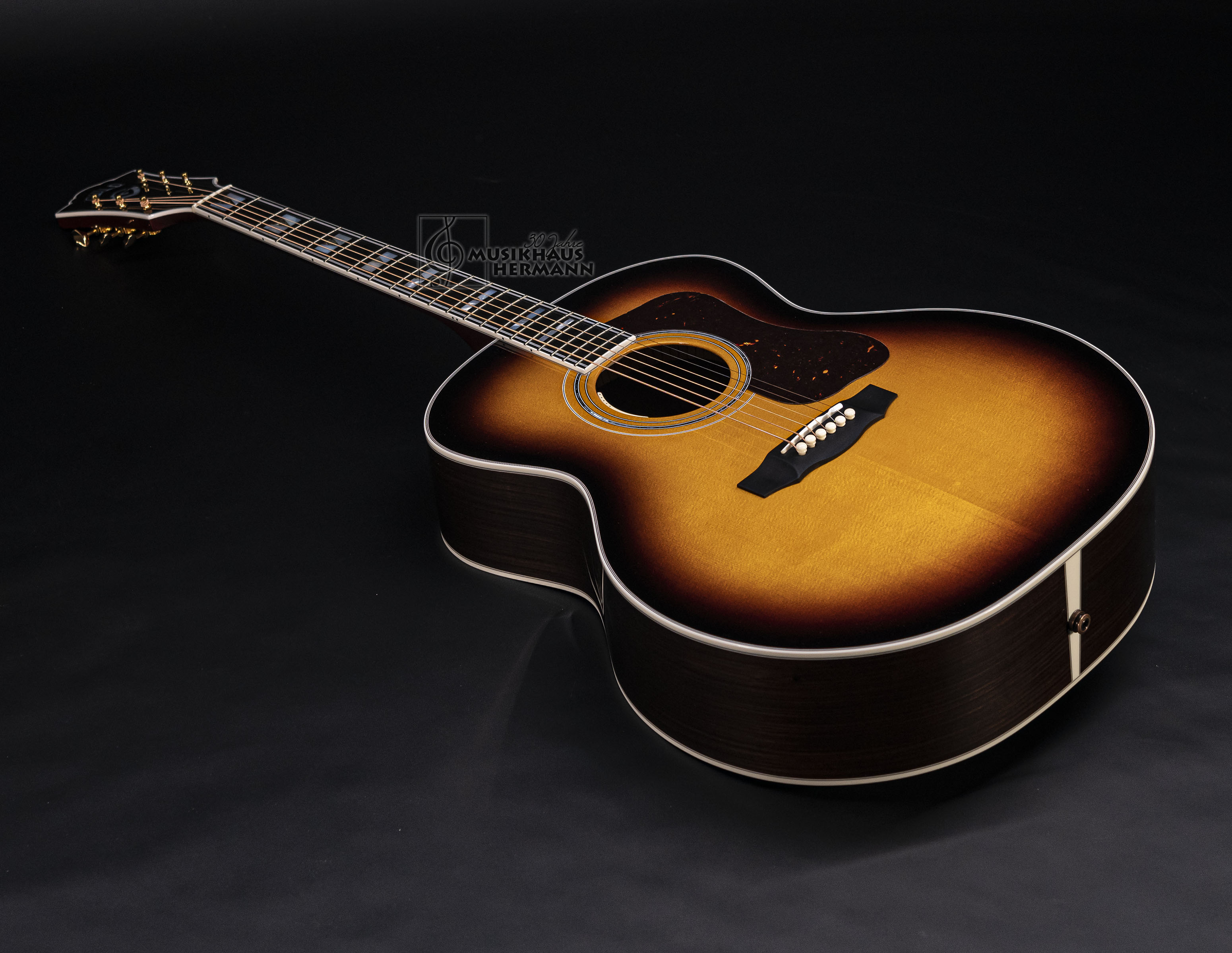 Galerie anzeigen (19 Bilder) a10-4176-guild-f-55e-atb-antique-sunburst-l-r-baggs