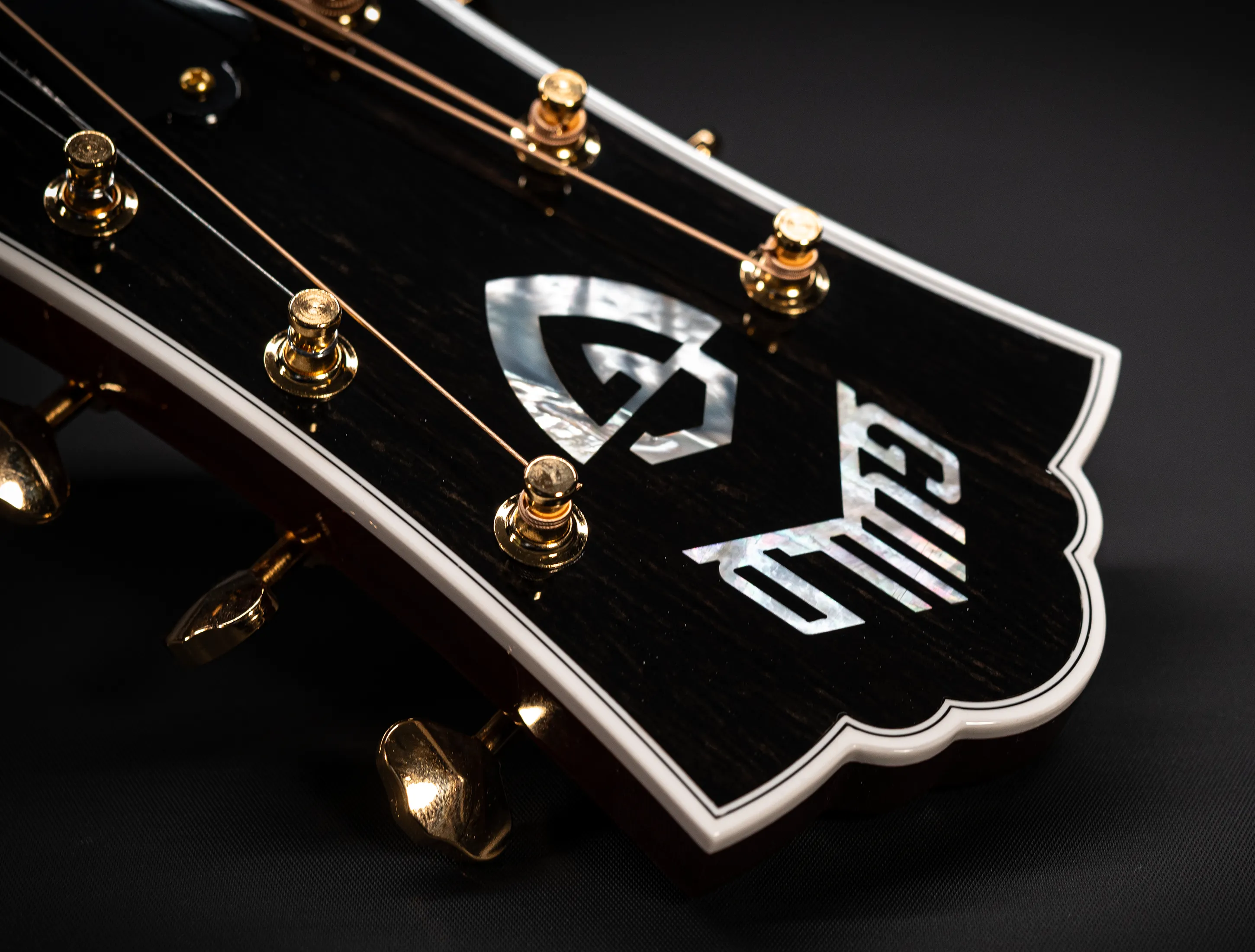 Show gallery (28 images) a156739 Guild D-55 Natural USA