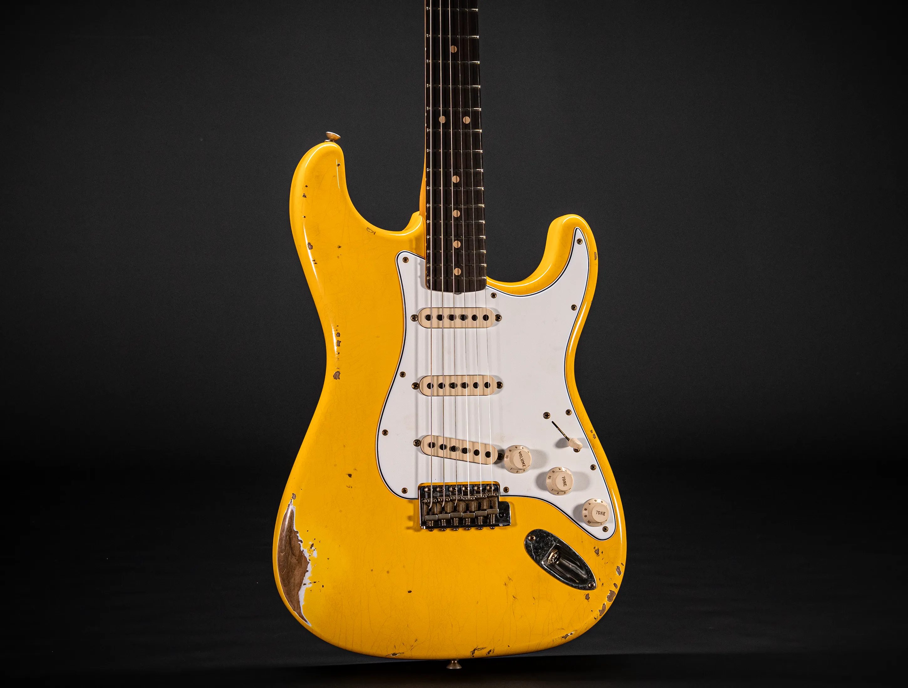 Fender MBD 1963 Stratocaster Between Relic & Heavy Relic - Aged Graffity Yellow