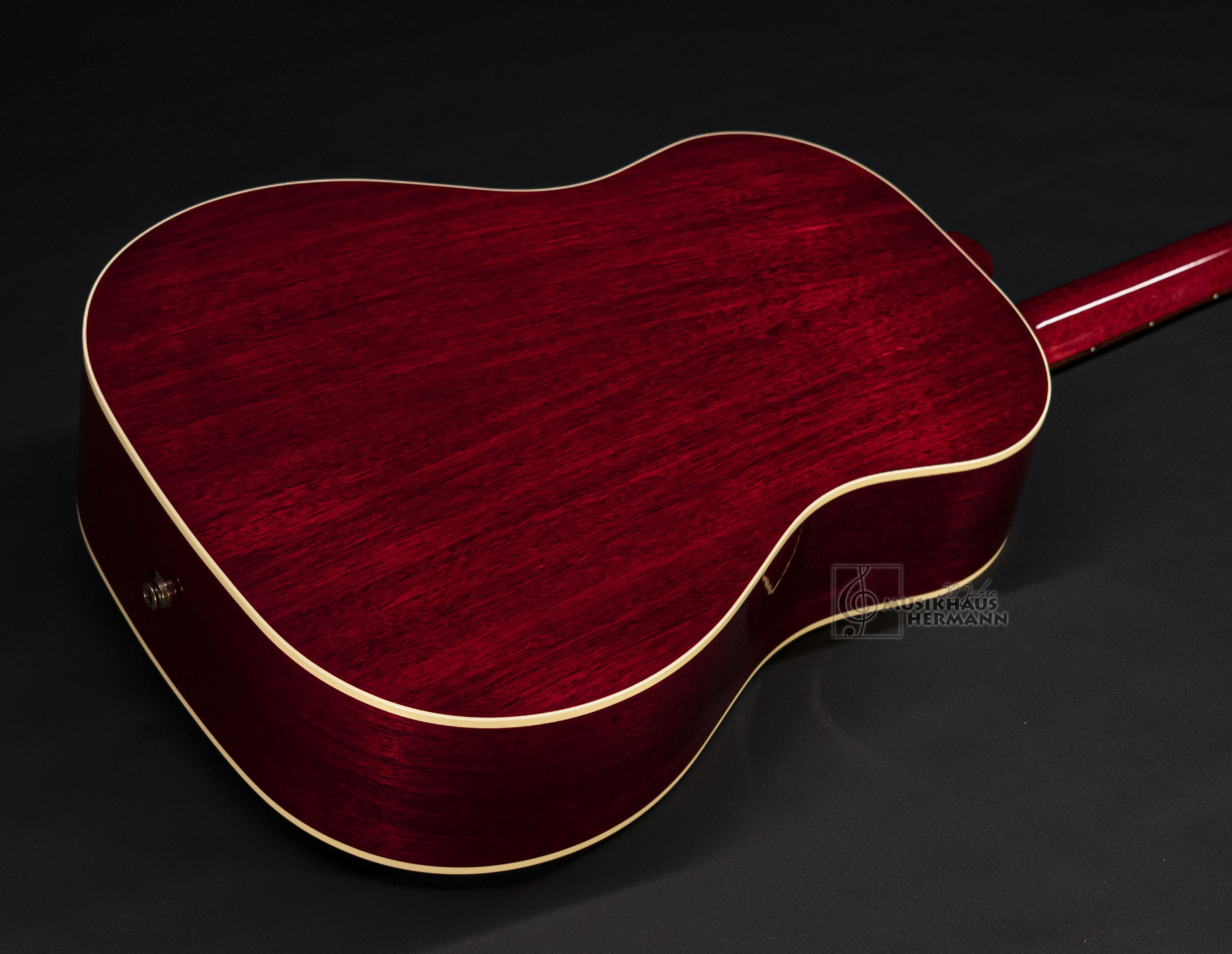 Galerie anzeigen (19 Bilder) a9-1759 gibson-j-45-slash-signature-vermillion-burst