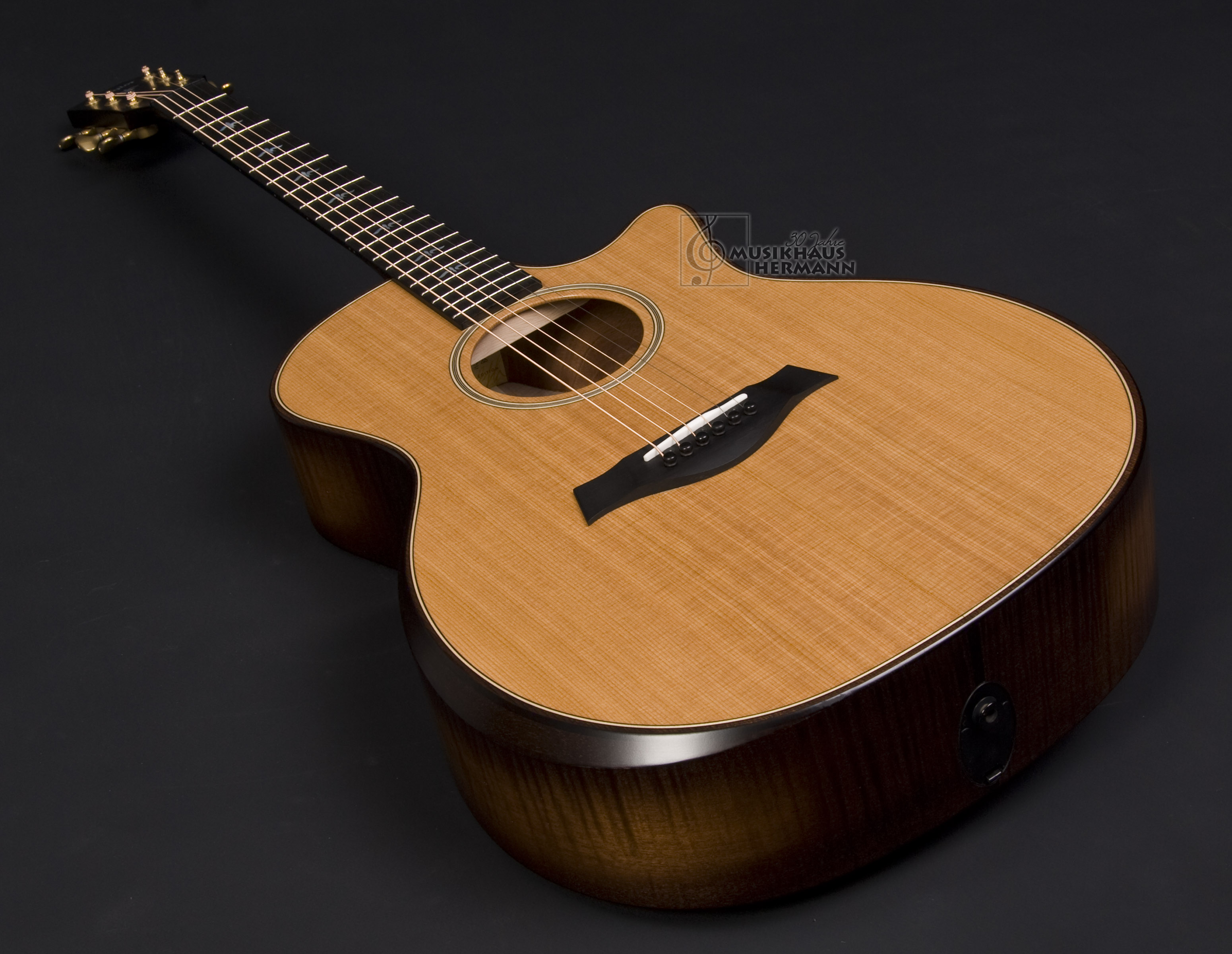 Show gallery (14 images) a7-0324-taylor-614ce-builders-edition-nt-natural