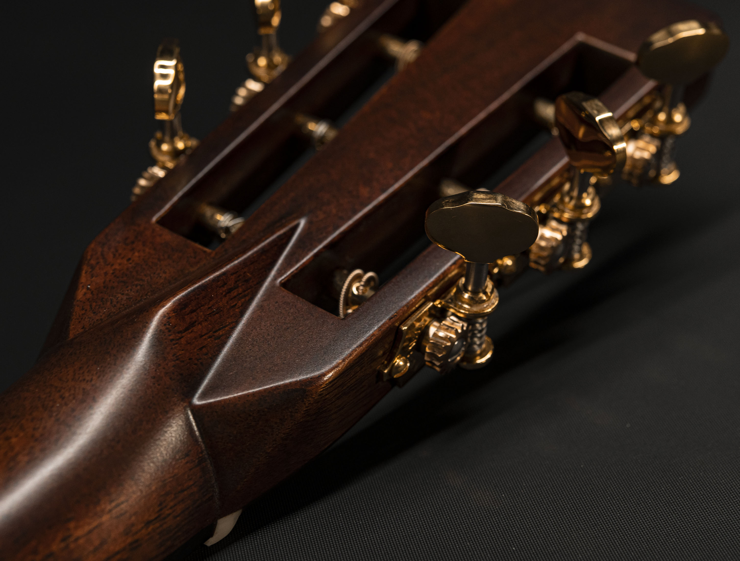 Galerie anzeigen (25 Bilder) a137278-martin-0012-28-12-fret-modern-deluxe-musikhaus-hermann