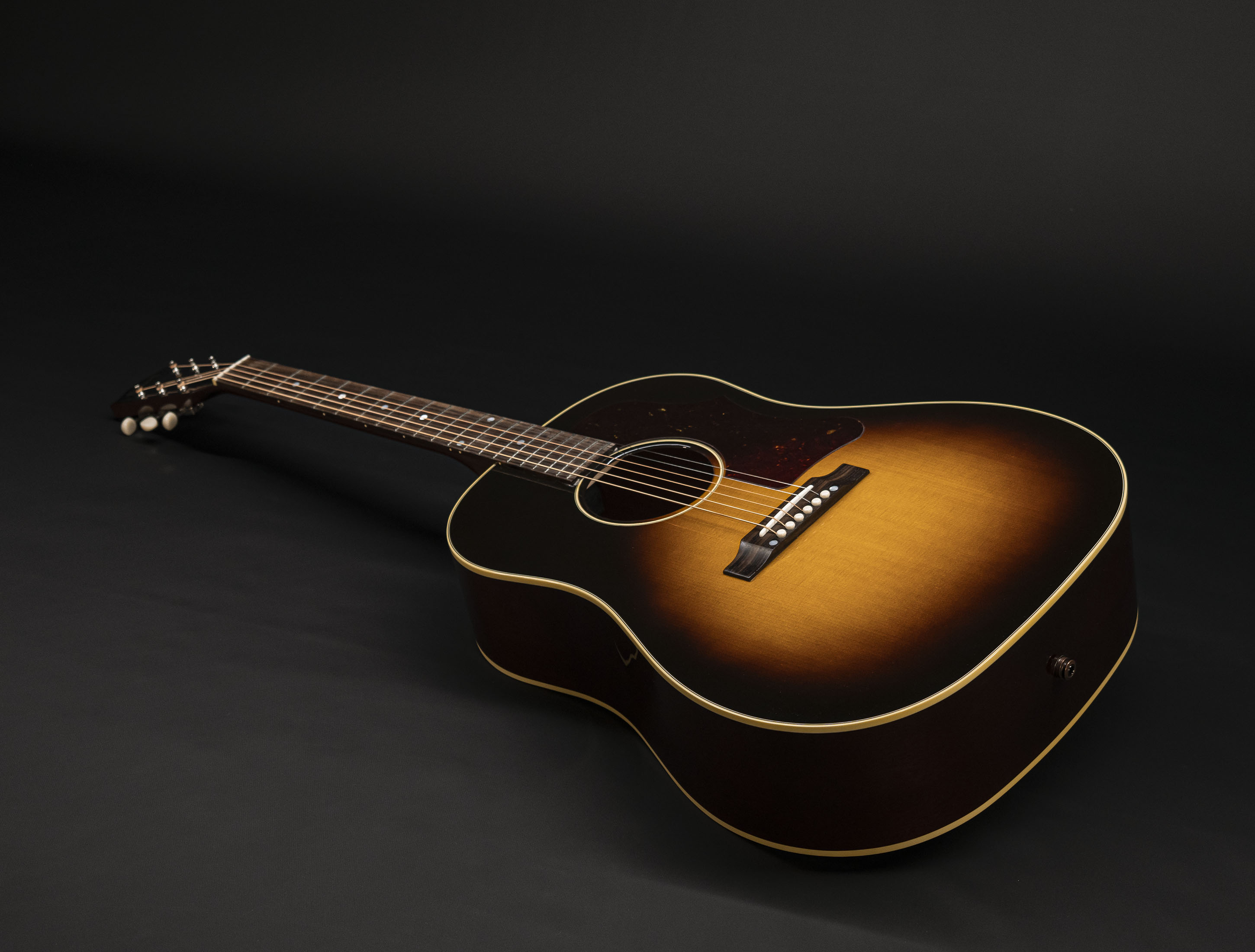Show gallery (23 images) a128552 gibson-j-45-50s-original-vintage-sunburst