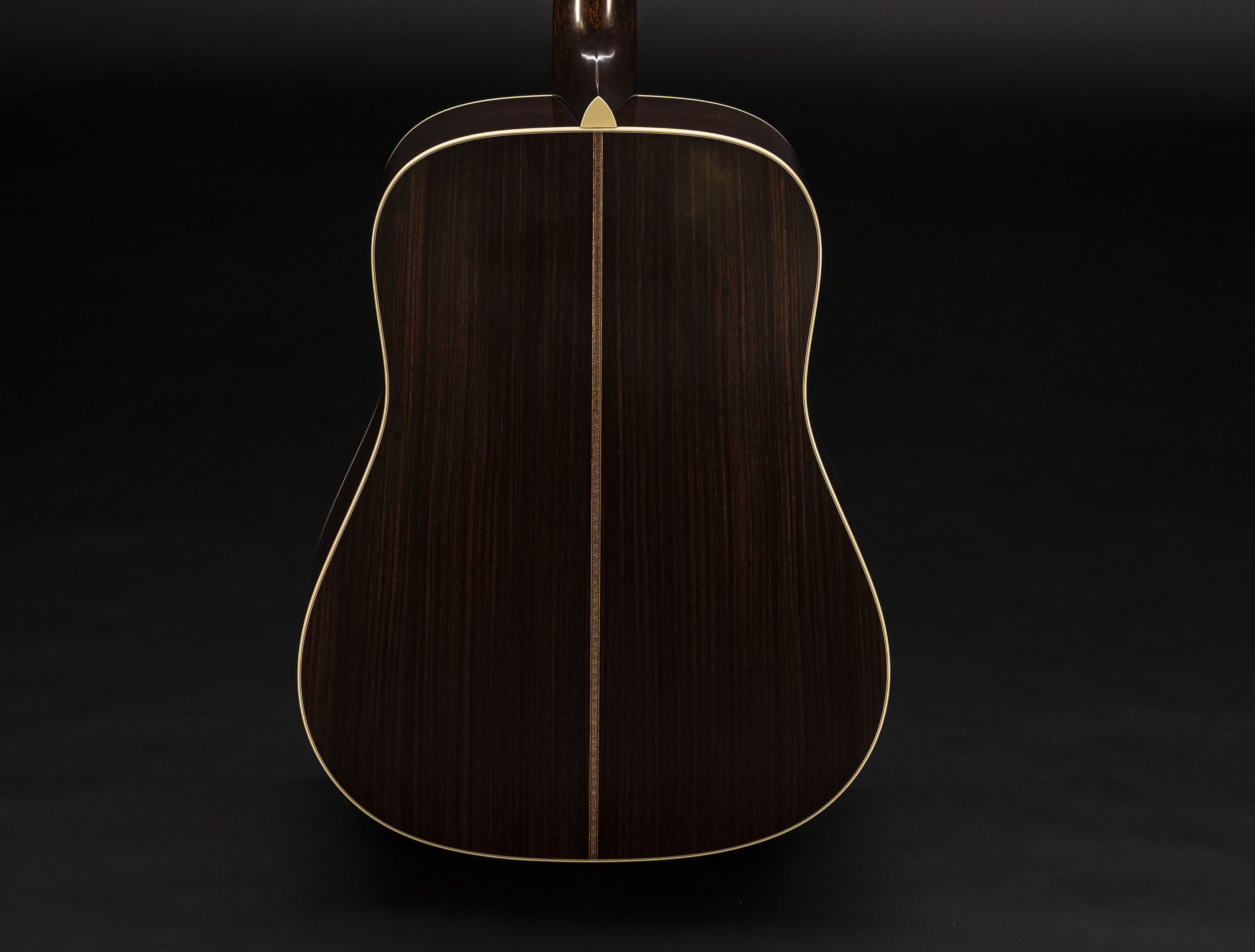 Show gallery (24 images) a113026-martin-custom-shop-d-28-authentic-1937-vintage-low-gloss-ambertone-burst