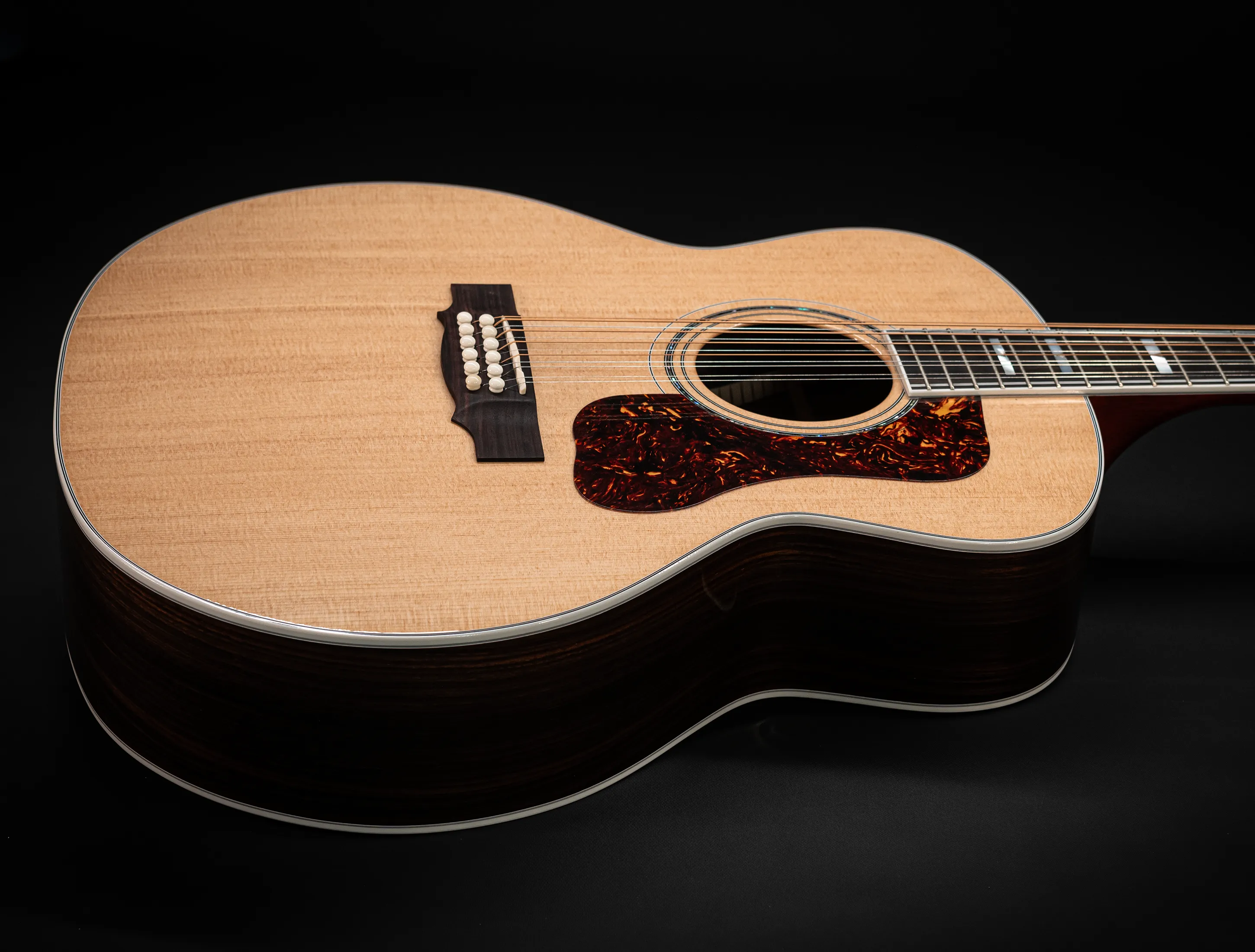 Galerie anzeigen (24 Bilder) a162393 Guild F-512 Natural USA