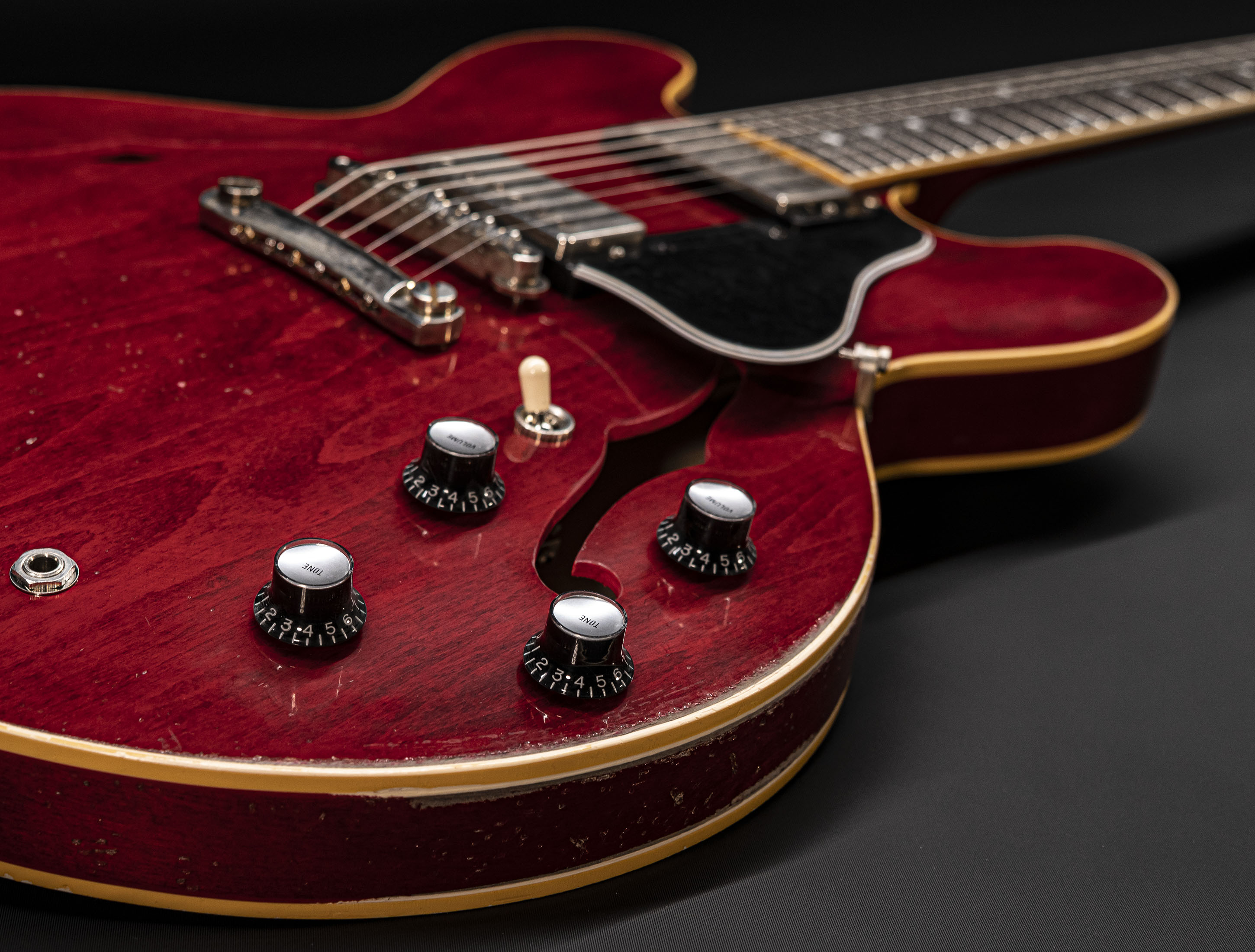 a128103-Gibson-1961-ES-335-Heavy-Aged-Murphy-Lab-Sixties-Cherry a128103-gibson-1961-es-335-heavy-aged-murphy-lab-sixties-cherry