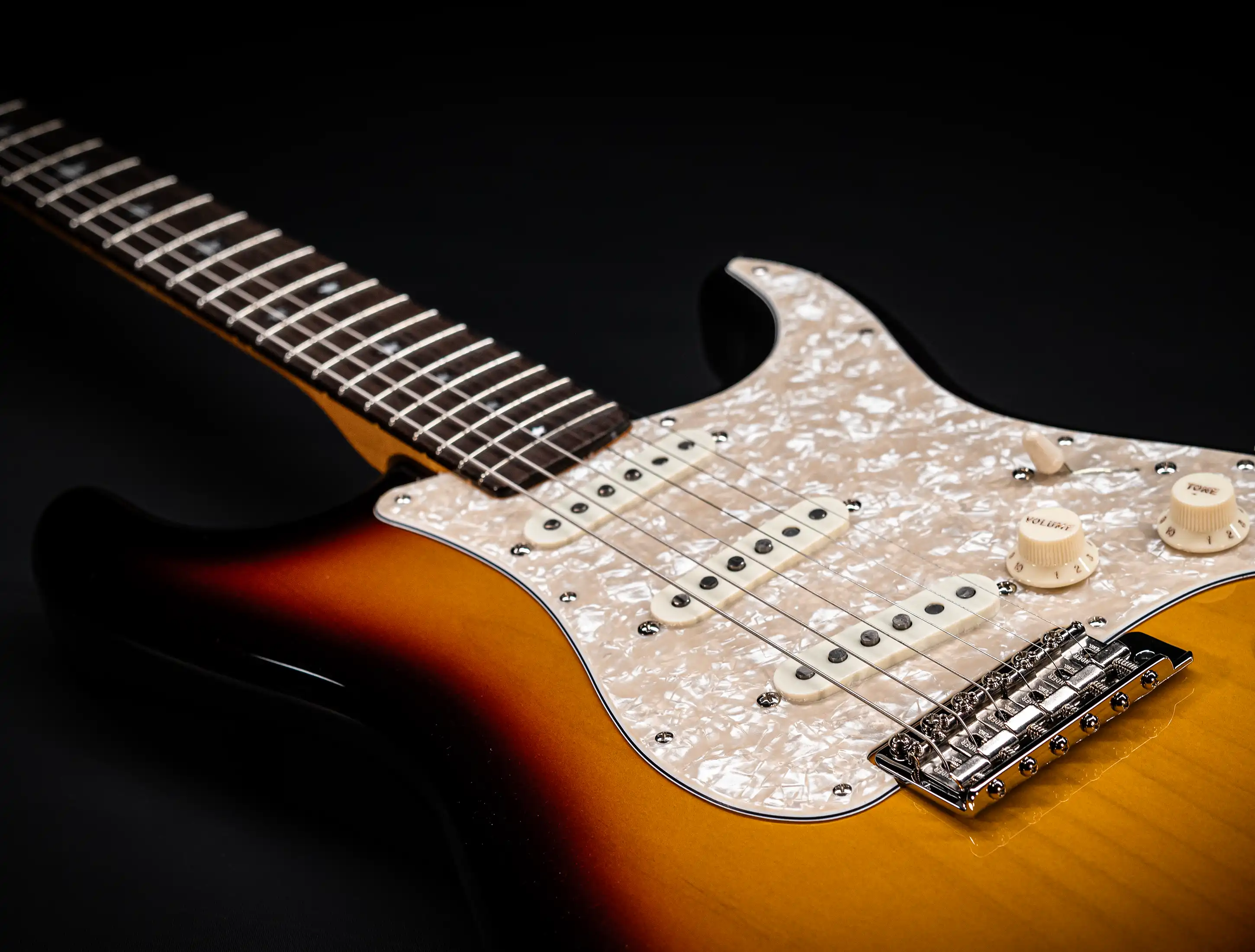 a154634 Fender-MBD-Limited-60s-STARS-Stratocaster-NOS-flame-Neck-Sunburst