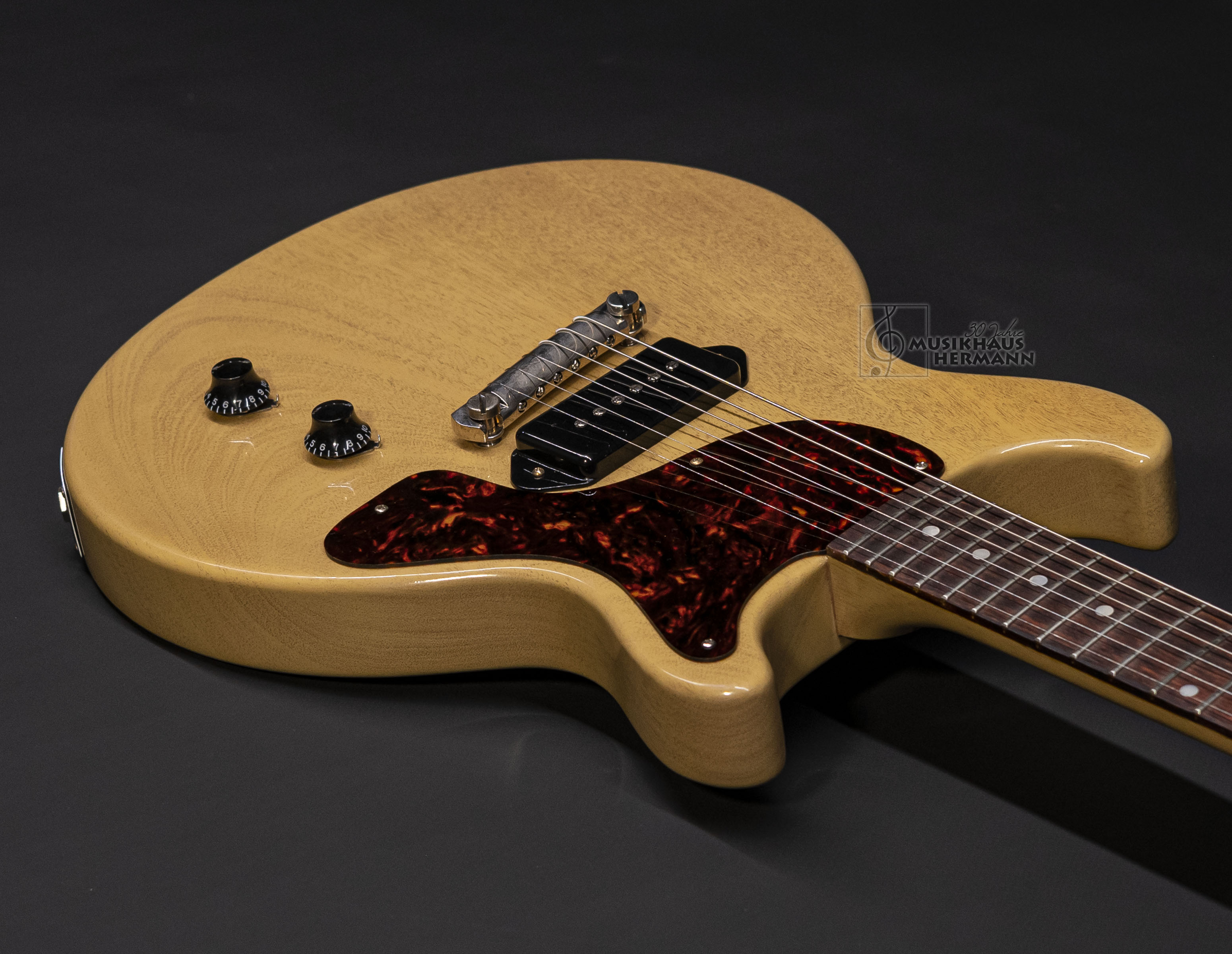 Galerie anzeigen (13 Bilder) a8-4968 gibson-les-paul-junior-1958-double-cut-tv-yellow