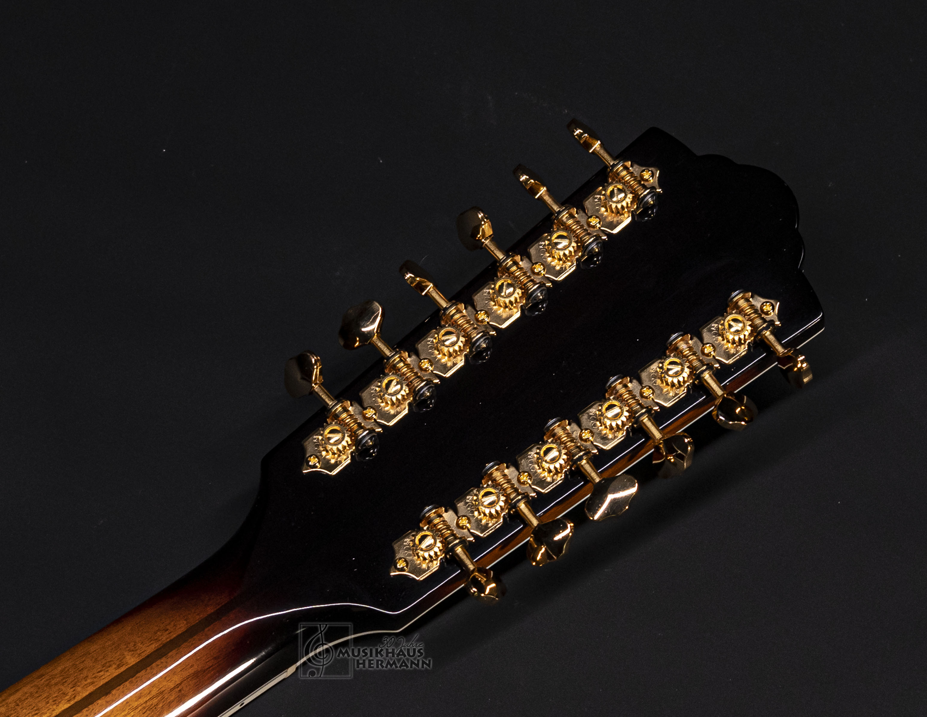 Galerie anzeigen (20 Bilder) a9-1372-guild-f512e-maple-atb
