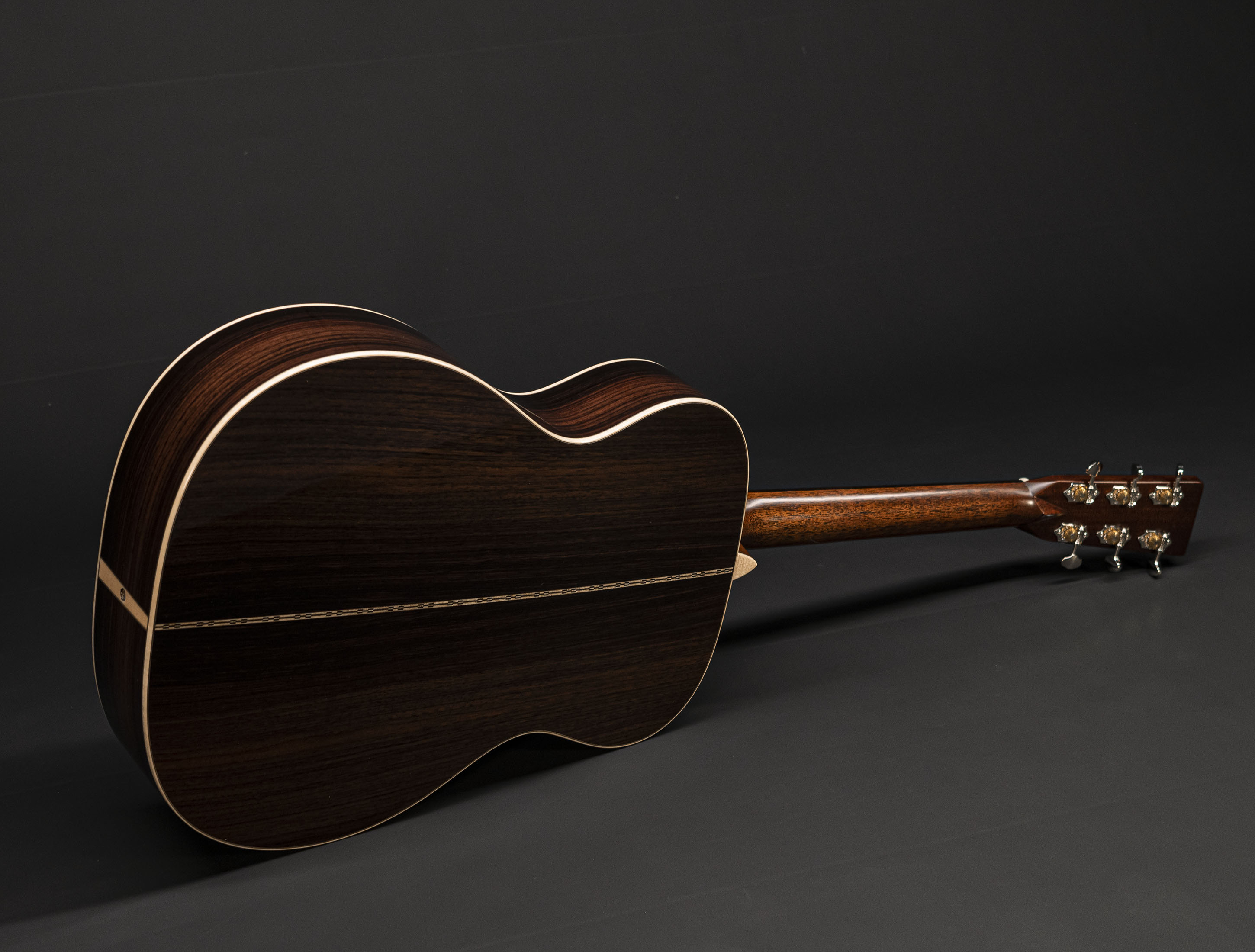 Galerie anzeigen (24 Bilder) a126347 martin-000-28bl-brooke-ligertwood-sunburst