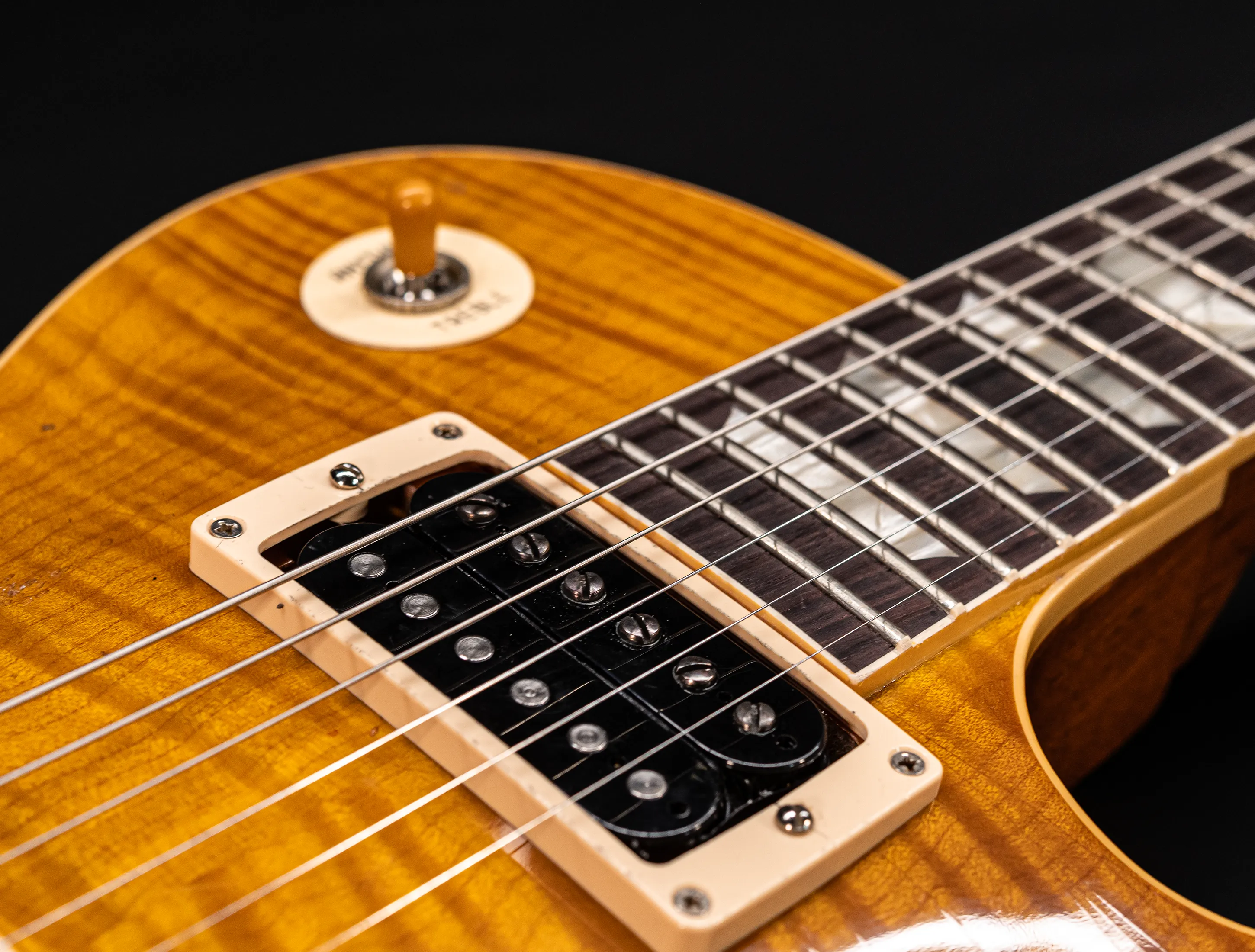 Show gallery (36 images) a163124 Gibson Les Paul 1959 Double Black Murphy LAB R9 Authentic Heavy Aged - Butterscotch